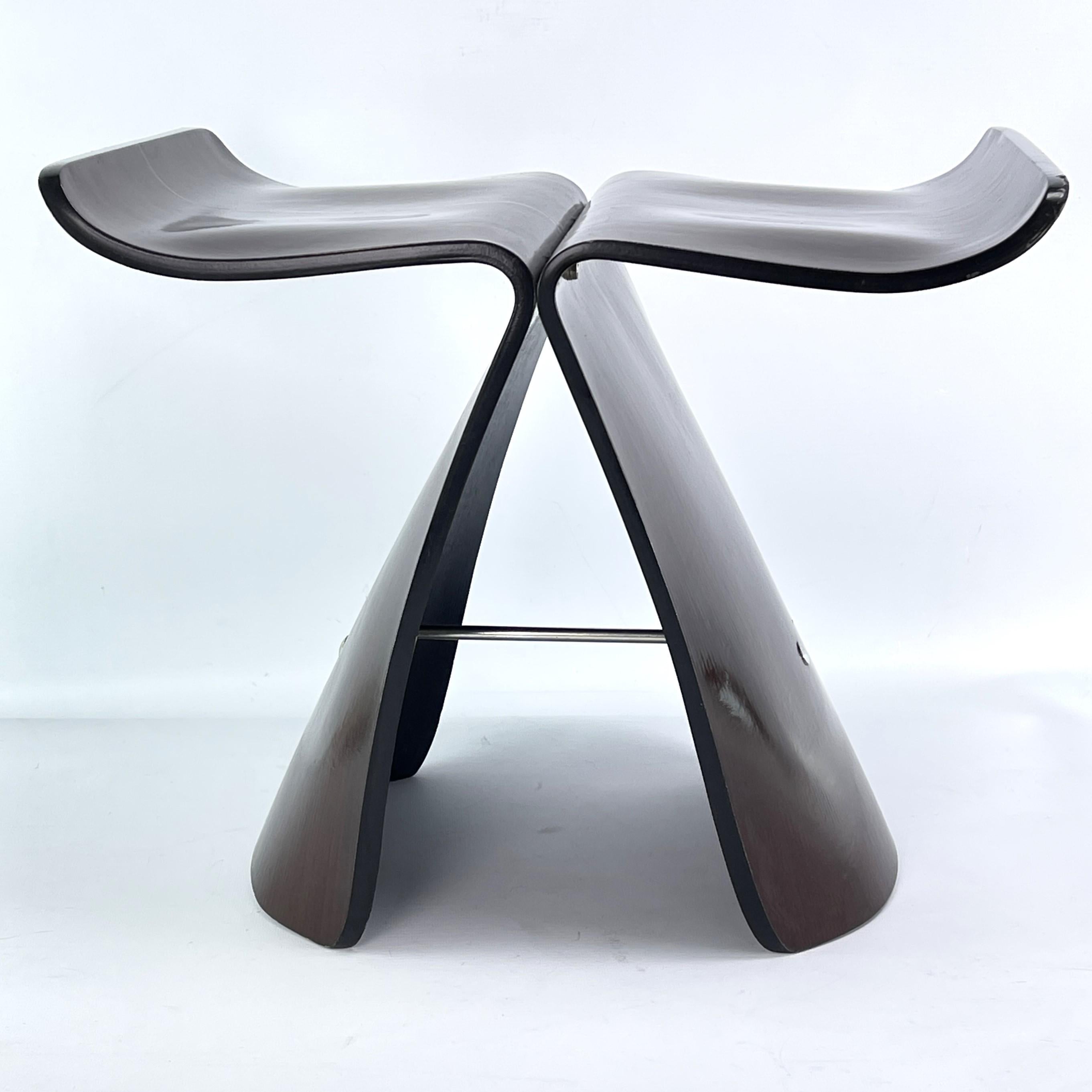 BUTTERFLY Stool Stool Chair Design Sori Yanagi Stool In Good Condition In Bingen am Rhein, RP