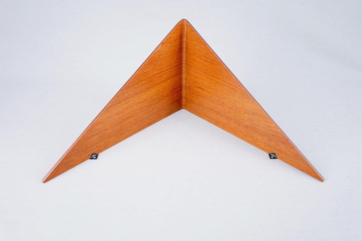 Poul Cadovius butterfly teak wood shelf, Denmark 1960s. 

Very good condition.