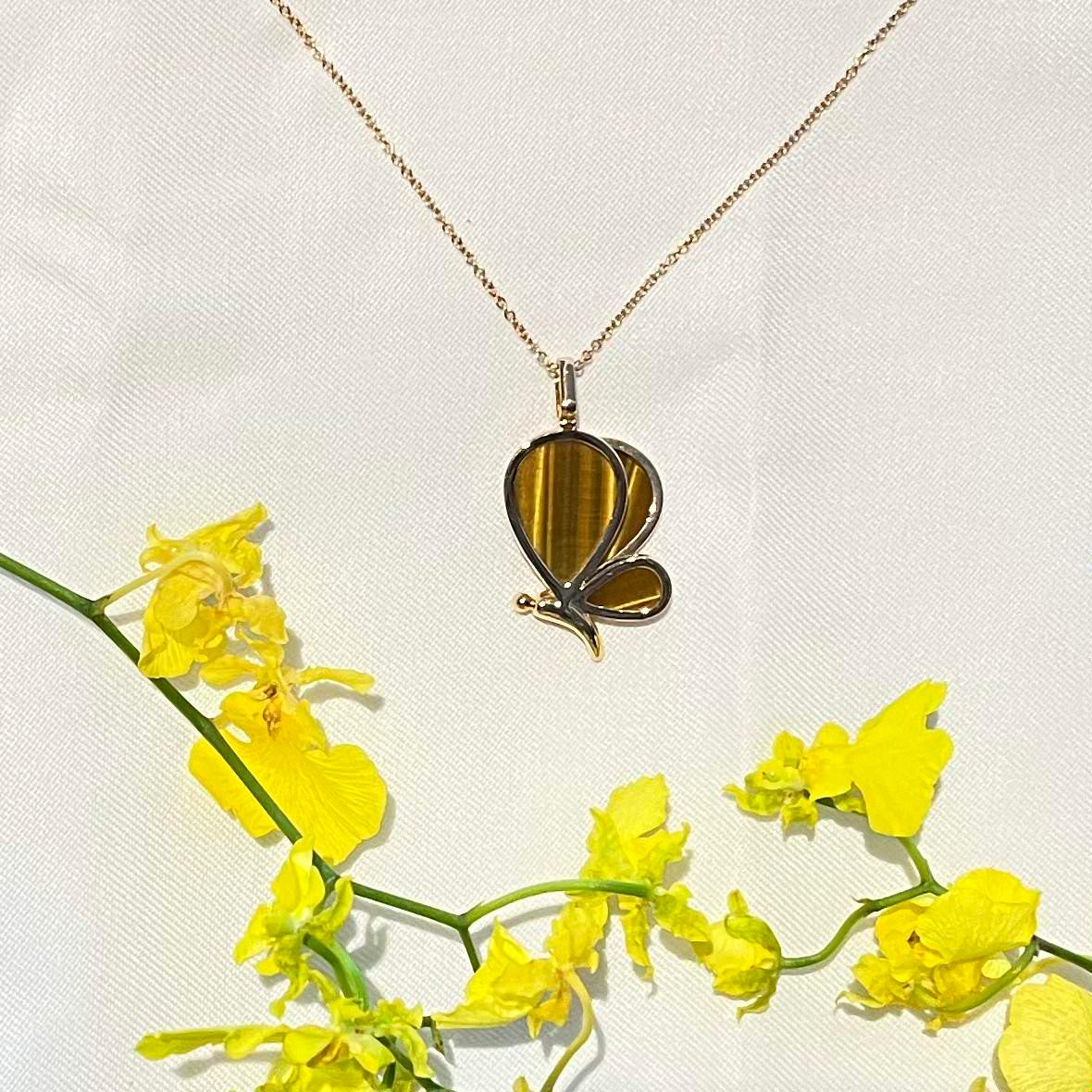 Butterfly Tiger Eye Stone 18k Rose Gold Diamond Necklace For Sale 2