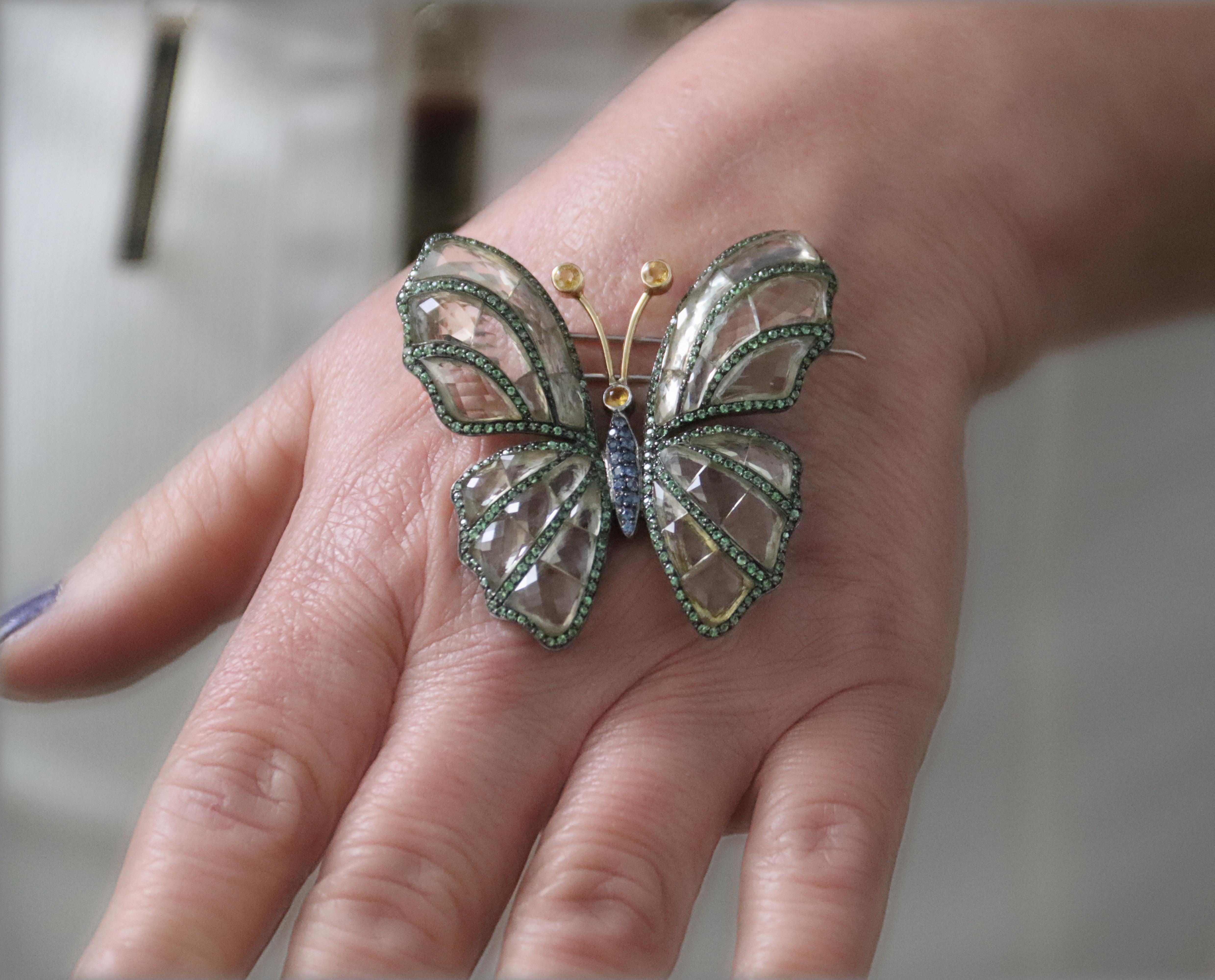 Butterfly Tsavorite Sapphires 18 Karat Yellow Gold Brooch For Sale 4
