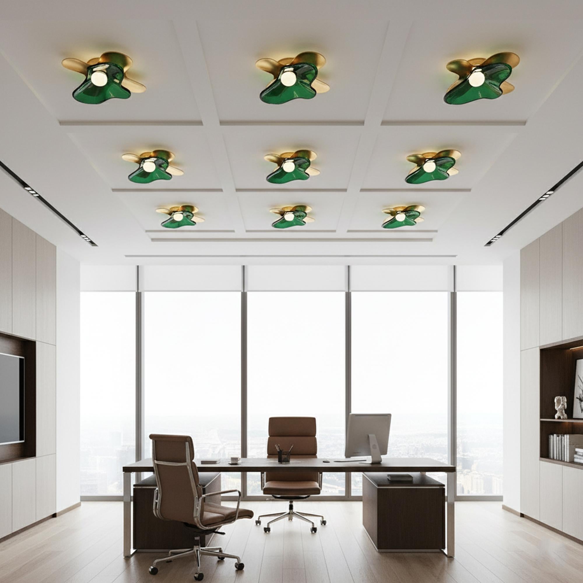 Américain Applique murale Butterfly - Elegance du design en laiton et verre en 3 couleurs en vente