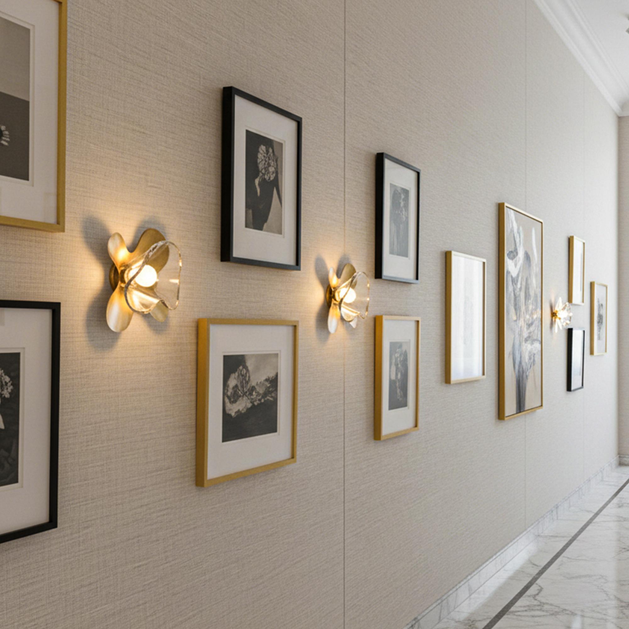 Americano Farfalla a parete - Elegance Brass - Design/One di illuminazione in vetro e opzioni di colore in vendita