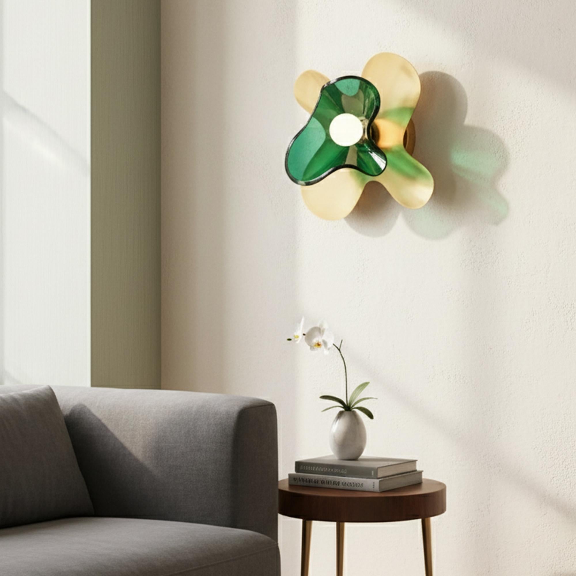 Applique murale Butterfly - Elegance du design en laiton et verre en 3 couleurs Neuf - En vente à Monroe, NY