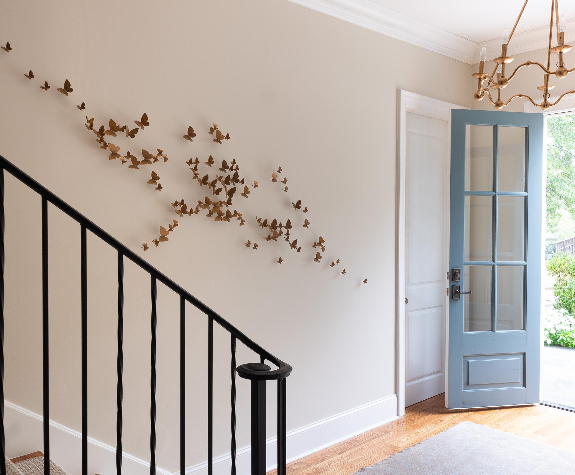 The versatility of our butterfly composition explains why this fanciful grouping is a favorite among designers. We made envisioning how these whimsical butterflies enhance a space easier to imagine than ever before.

Sizing

Large flight - 100