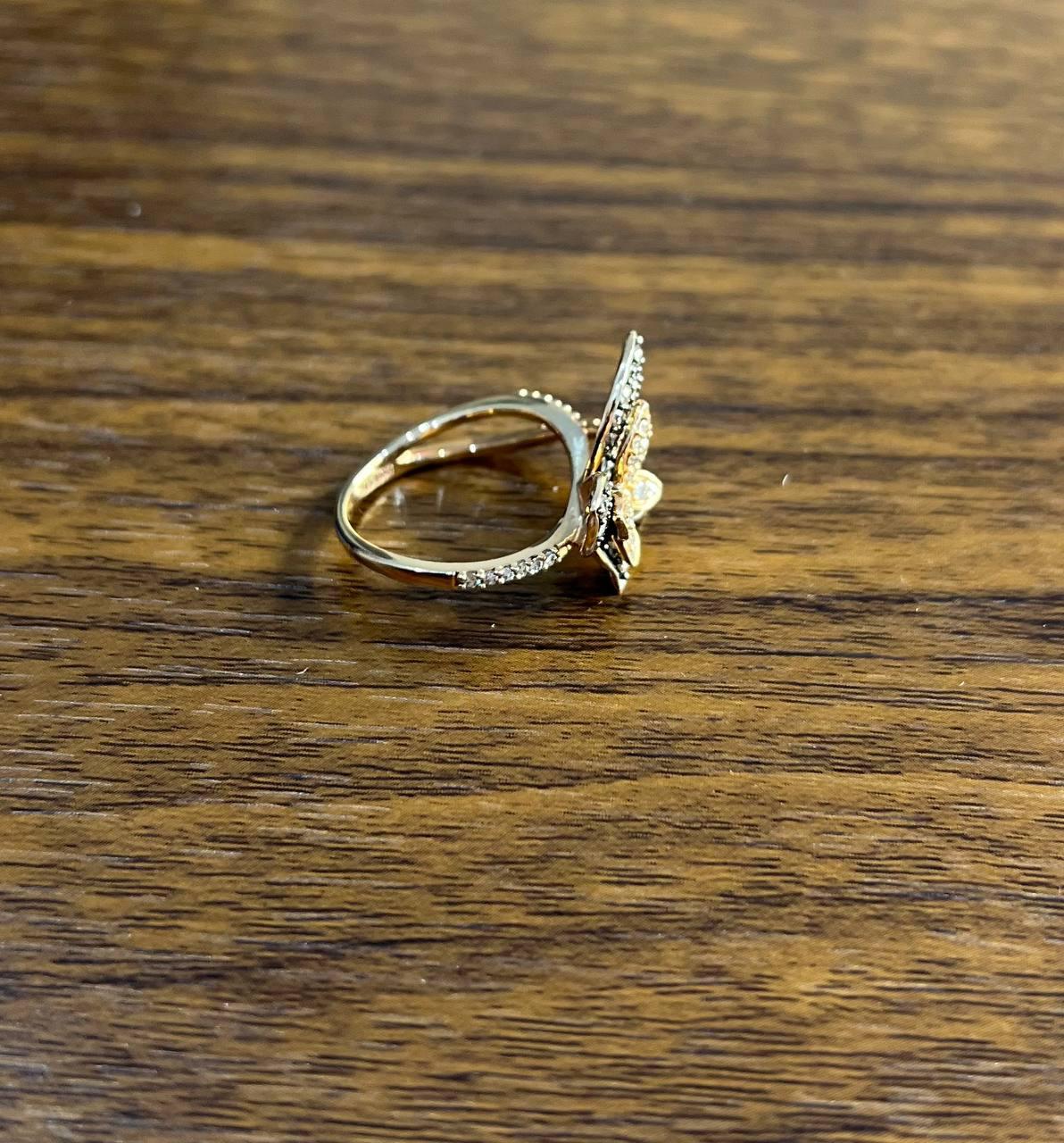 Butterfly White Champagne Diamond Pave Set Split Shank 14K Yellow Gold Ring In New Condition For Sale In Oakton, VA