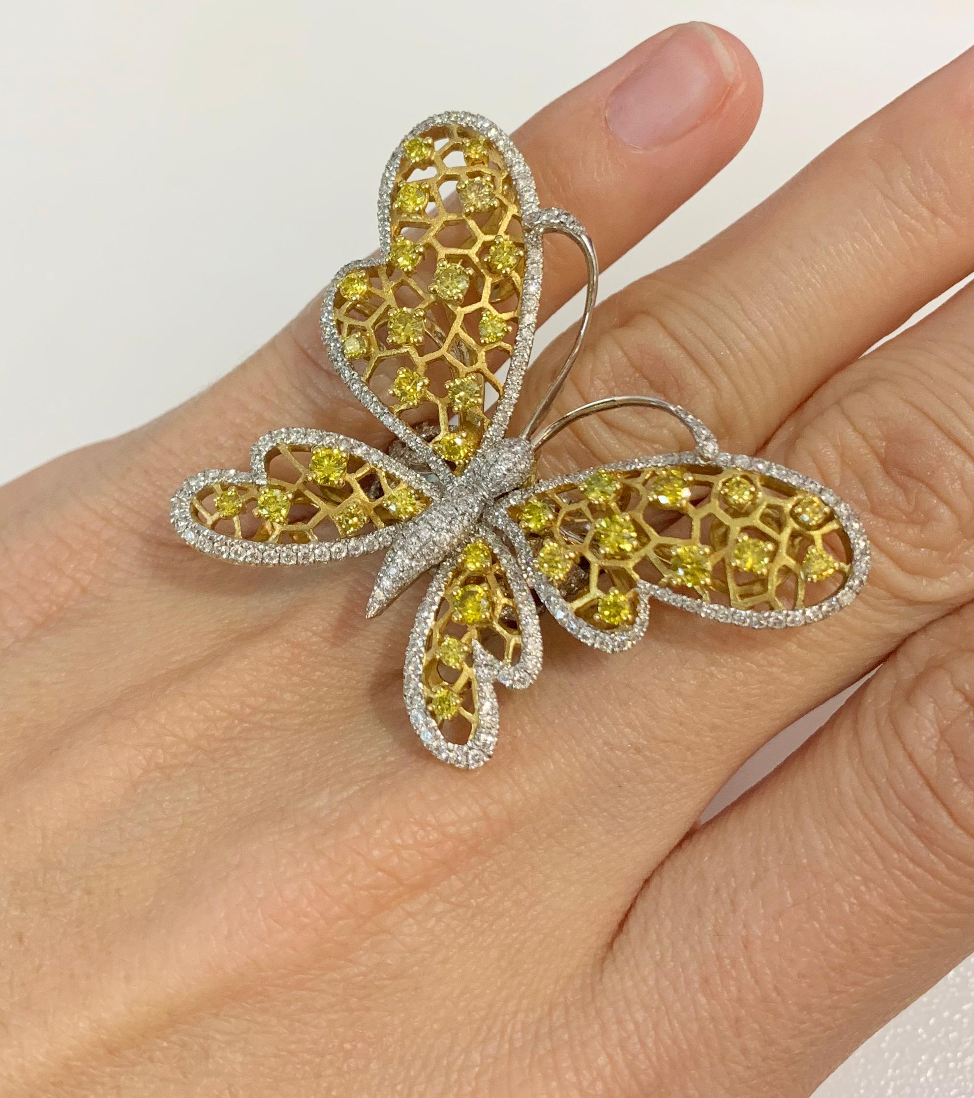 Weißer und gelber Diamantring mit Schmetterlingsschliff im Angebot 1