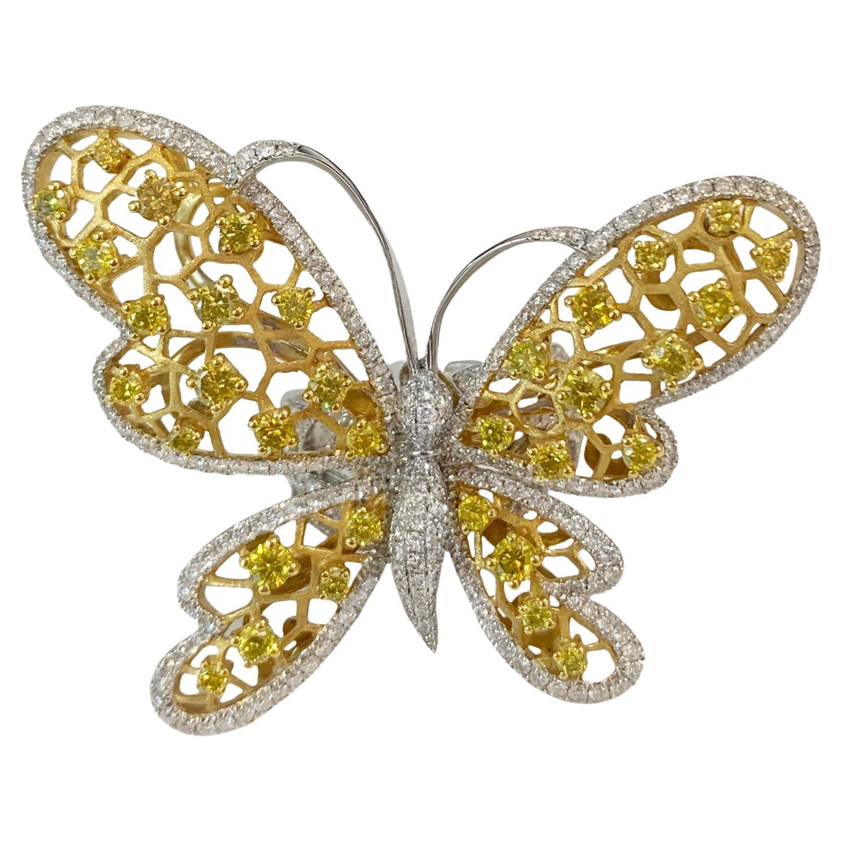 Weißer und gelber Diamantring mit Schmetterlingsschliff im Angebot