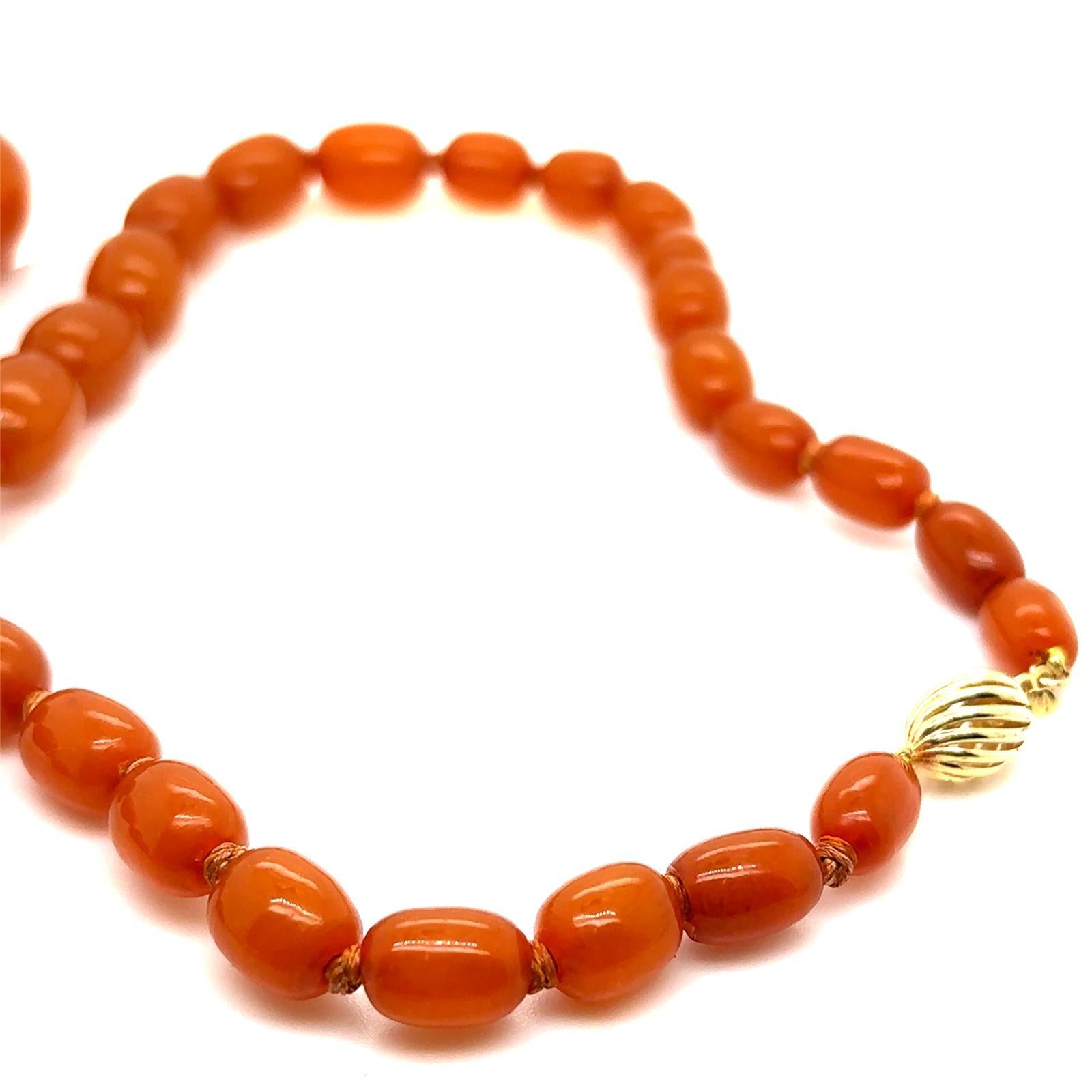 Butterscotch Amber Graduated Long Bead Necklace 18 Karat Yellow Gold Clasp For Sale 1