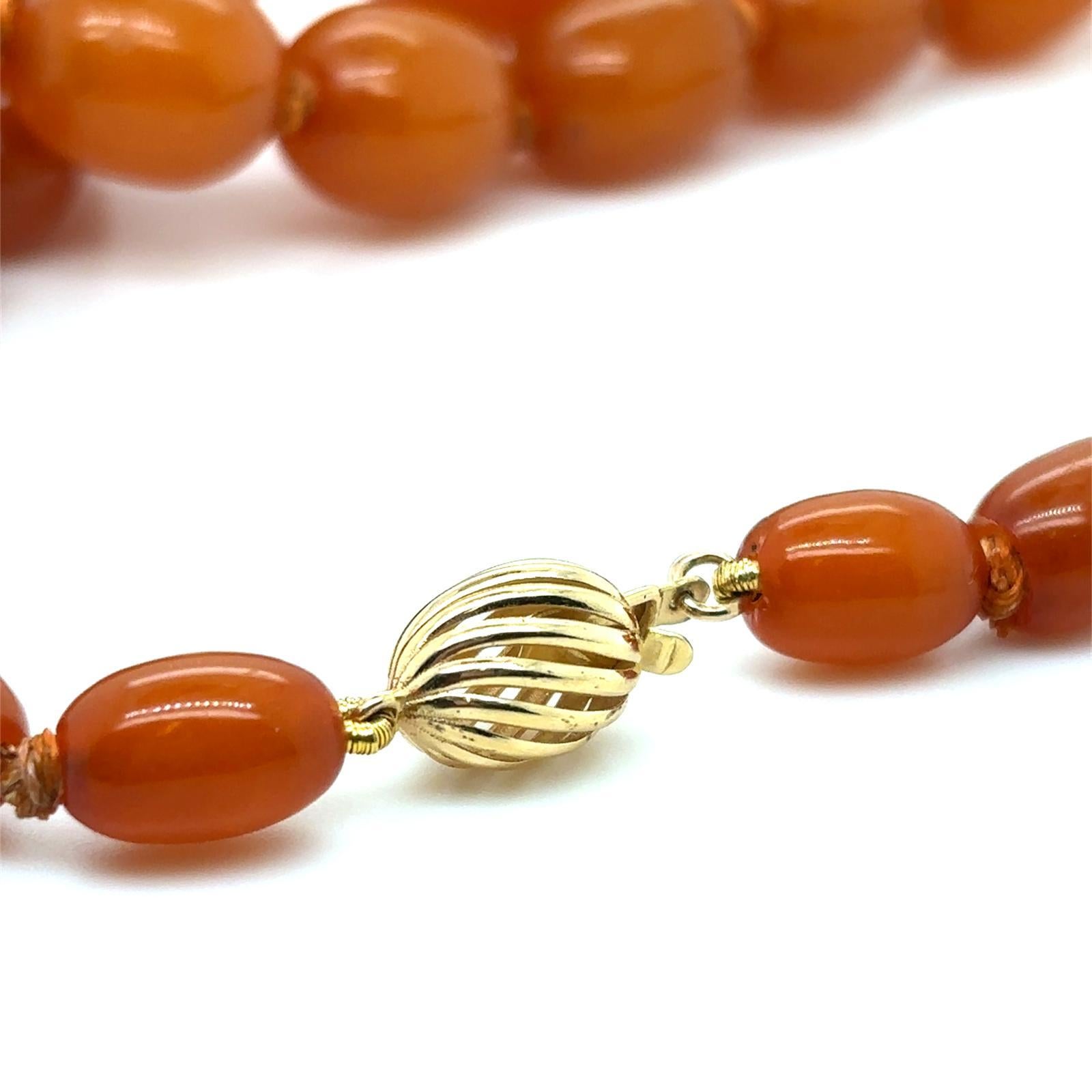Butterscotch Amber Graduated Long Bead Necklace 18 Karat Yellow Gold Clasp For Sale 2