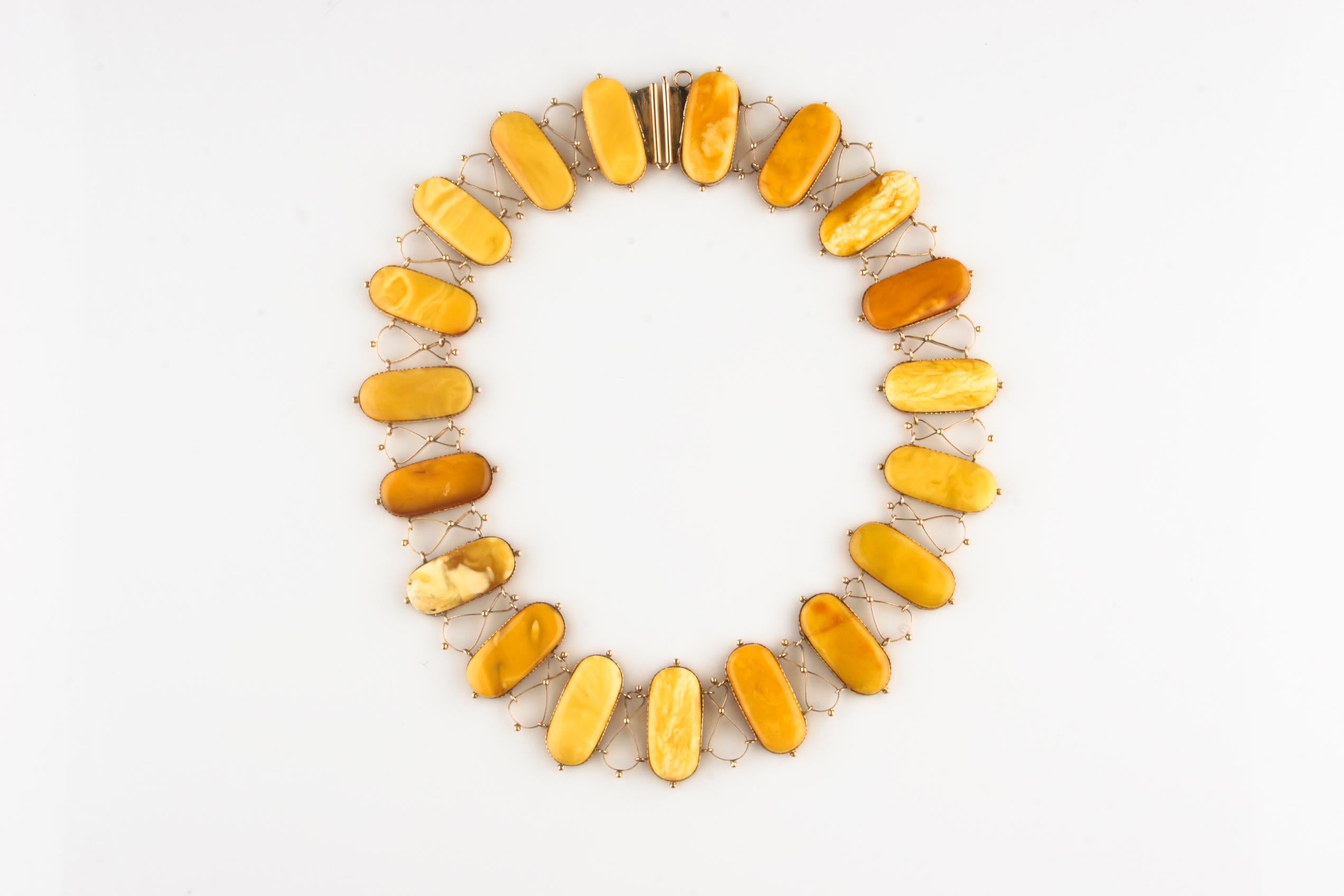 Butterscotch Natural Amber Necklace and Bracelet Set in Yellow Gold For Sale 5