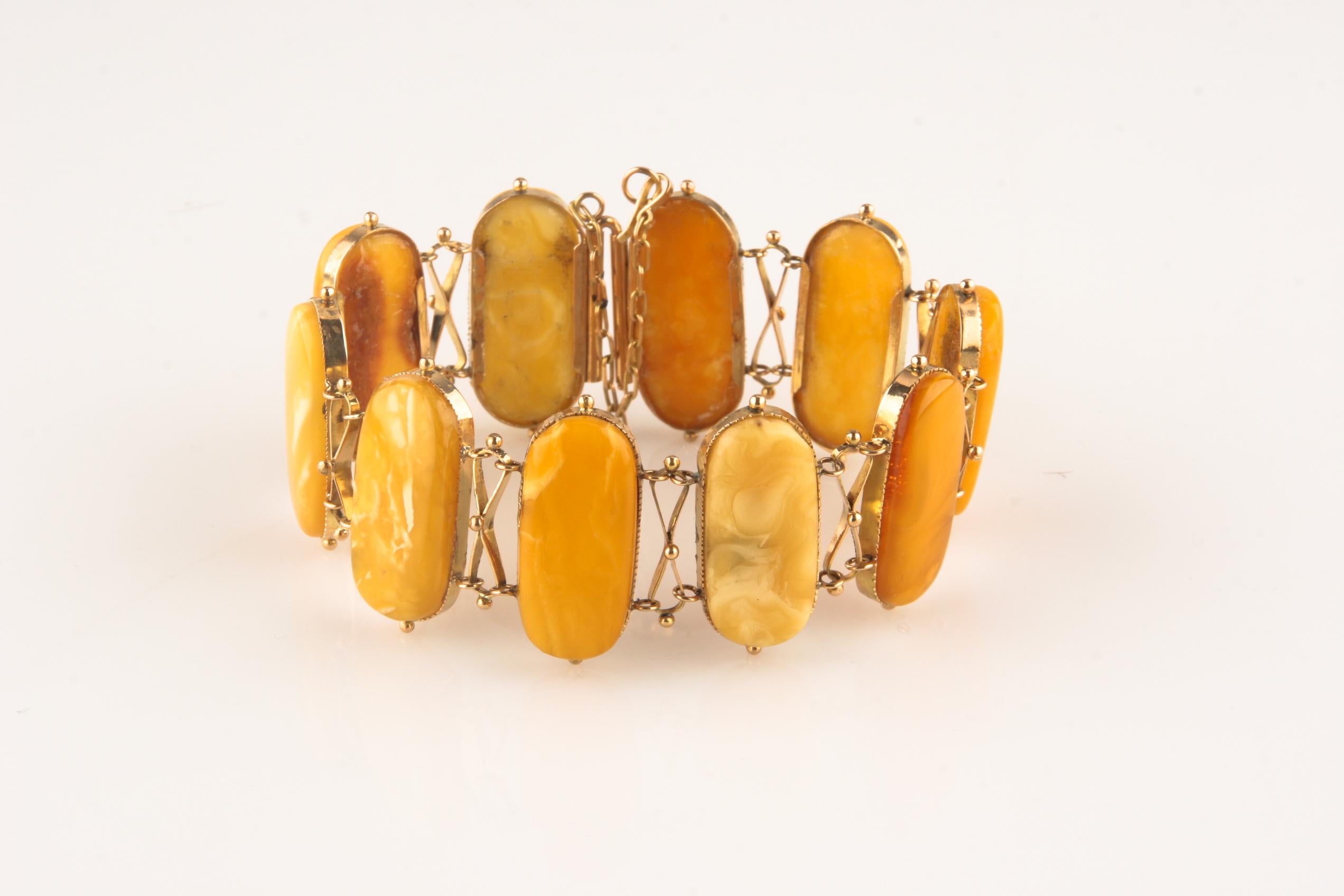 Cabochon Butterscotch Natural Amber Necklace and Bracelet Set in Yellow Gold For Sale