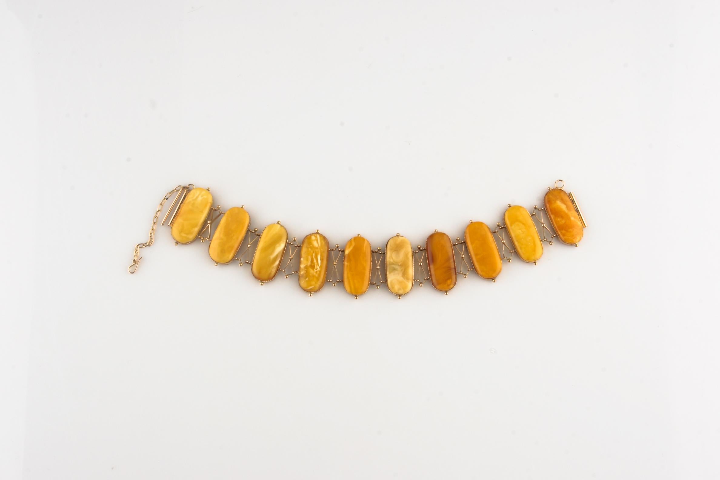 Butterscotch Natural Amber Necklace and Bracelet Set in Yellow Gold In Good Condition For Sale In Sherman Oaks, CA