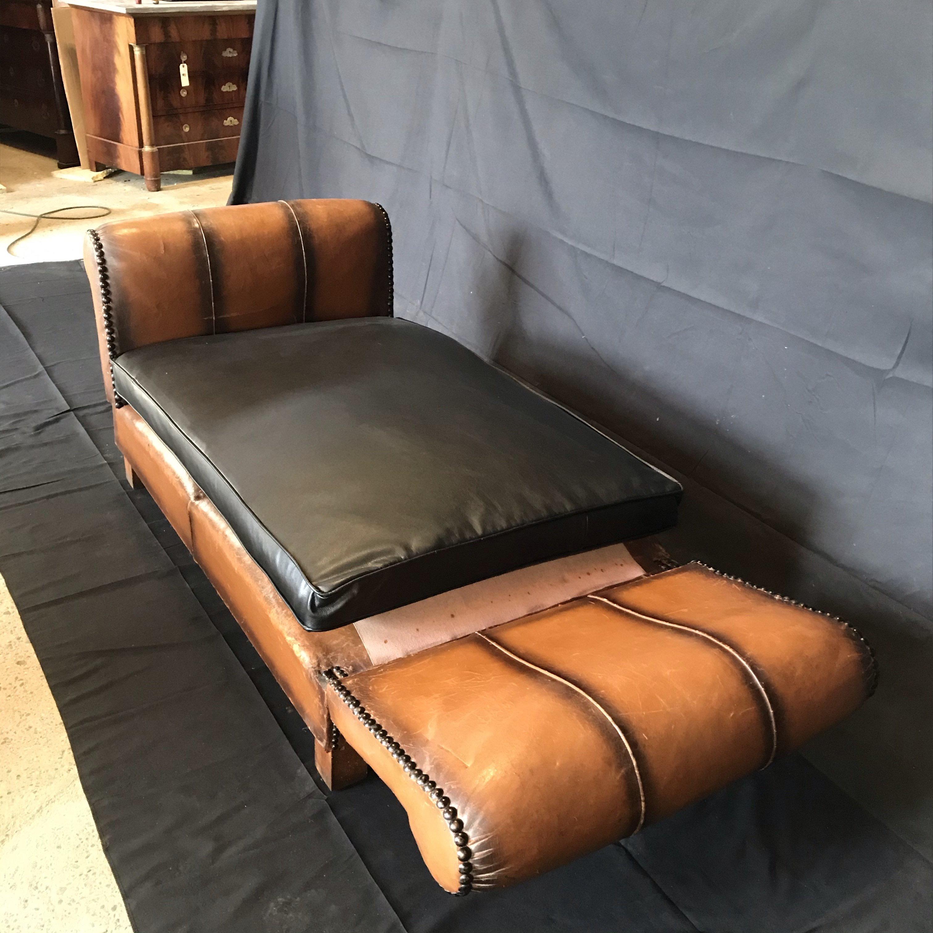 Buttery French Art Deco Leather Convertible Daybed Bench In Good Condition In Hopewell, NJ