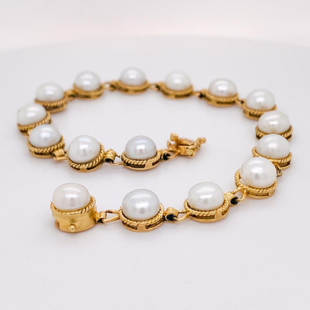 Button Pearl Bracelet 14K Yellow Gold Rope Detail Links, 7 Inch by 7 mm In Excellent Condition For Sale In Austin, TX