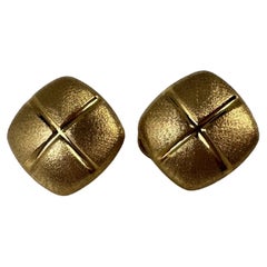 Button square gold earrings 18KT omega closure abrasive polish design