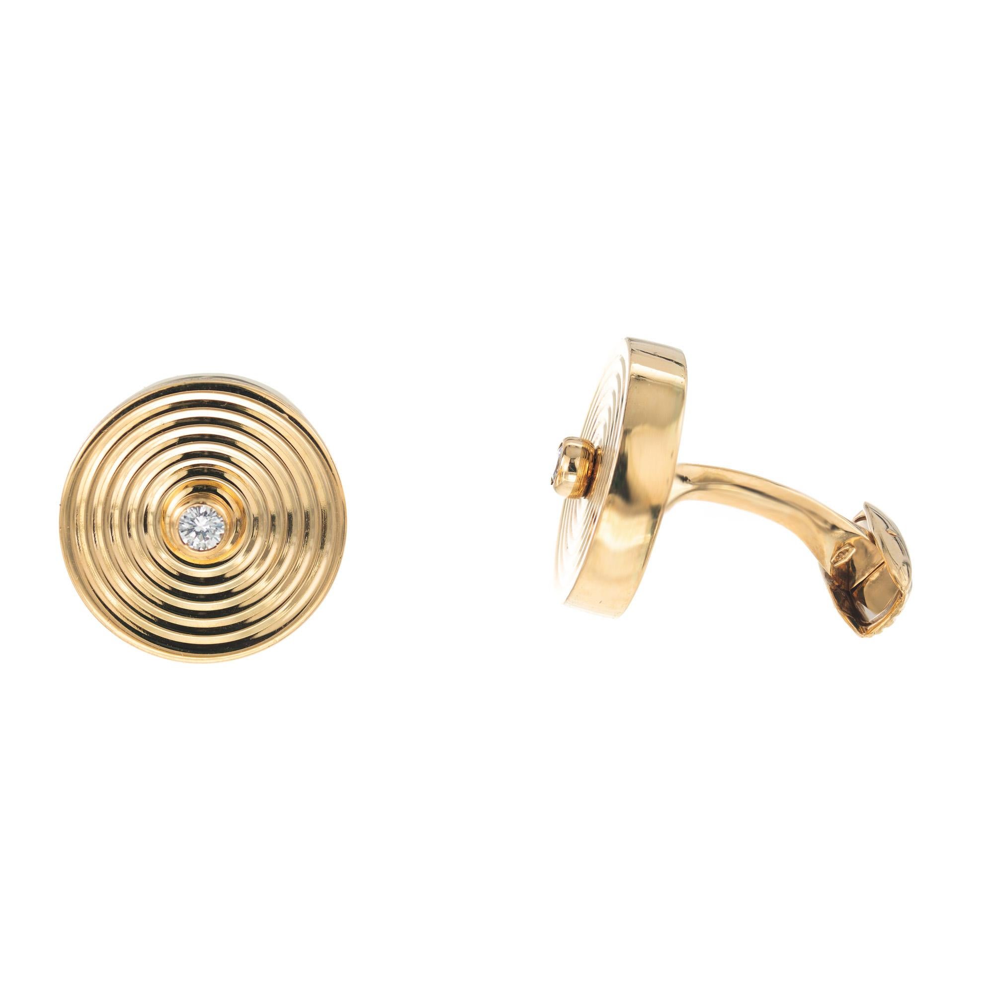 Knopf Stil Italienisch Rund Diamant Gold Mid Century Manschettenknöpfe (Rundschliff) im Angebot