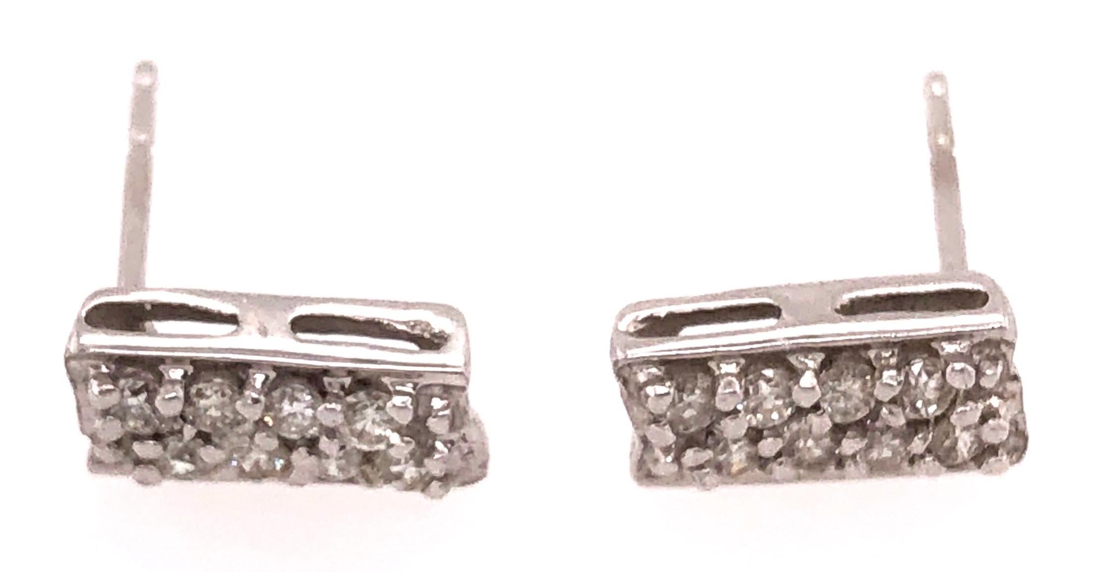 Button White Gold Earrings with 16 Diamonds For Sale 1