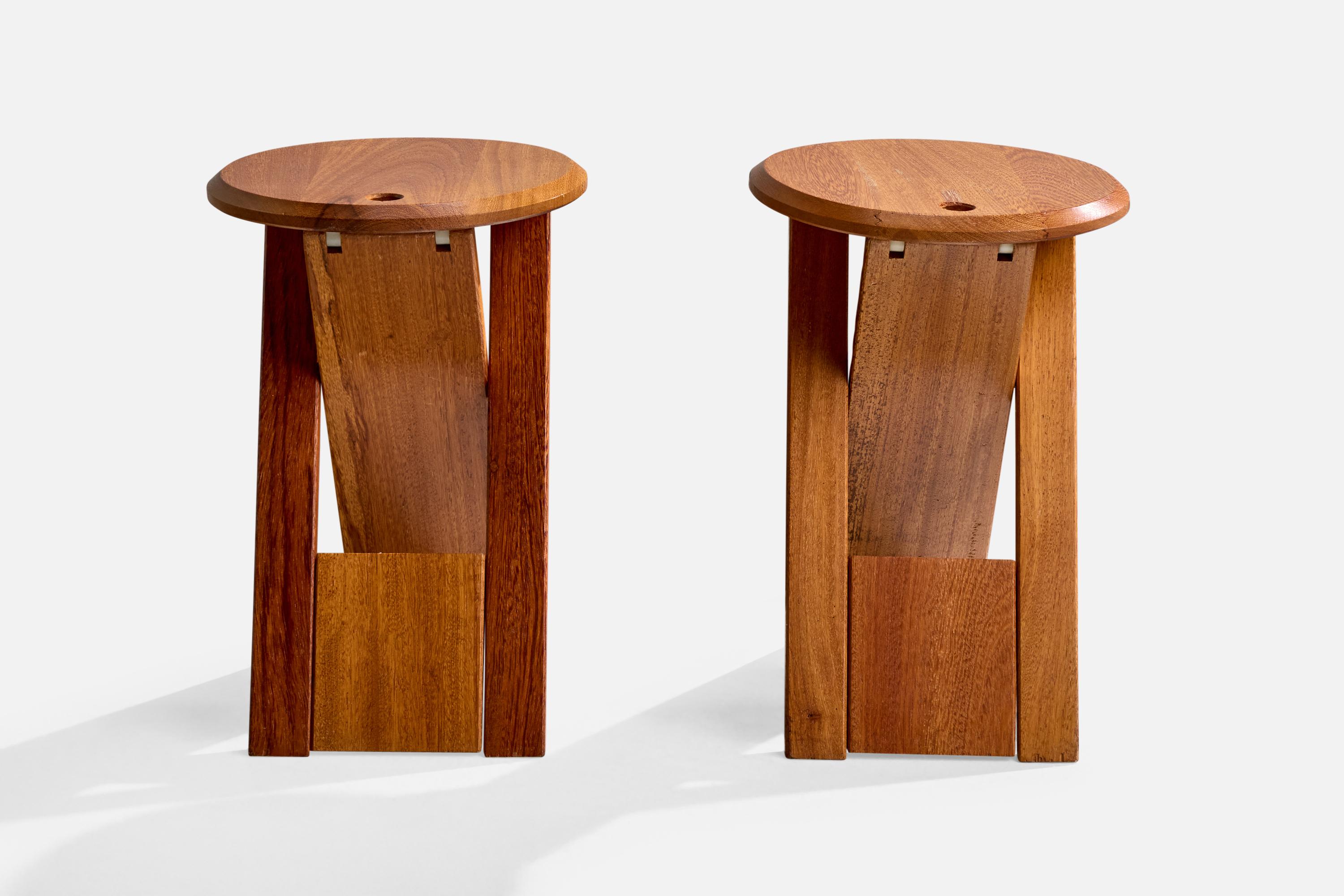 Brasiliano Butzke, Sgabelli Foldes, Wood, Brasile, anni '90 in vendita