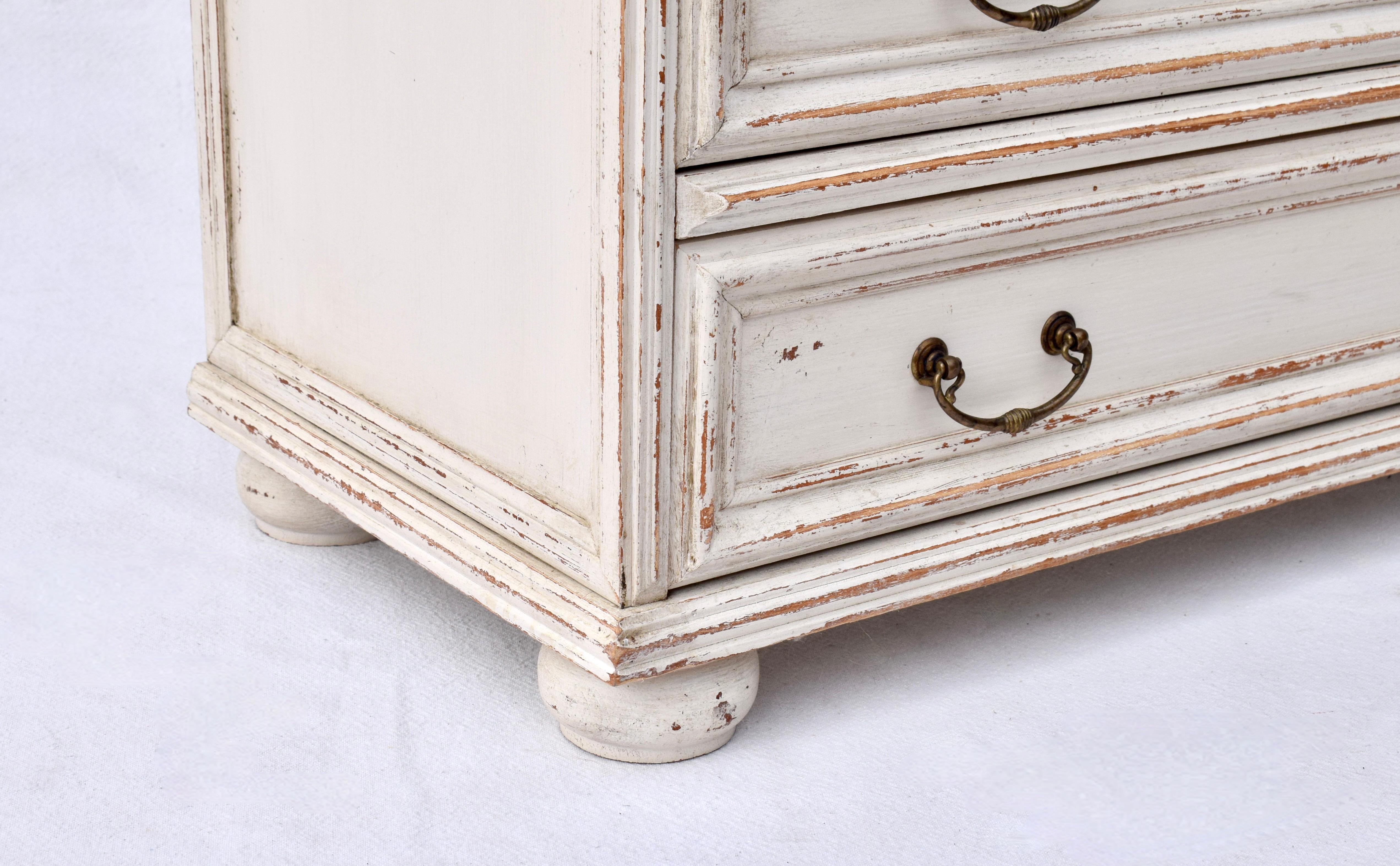 Late 20th Century Buying & Design Pair of Whitewashed Chests For Sale