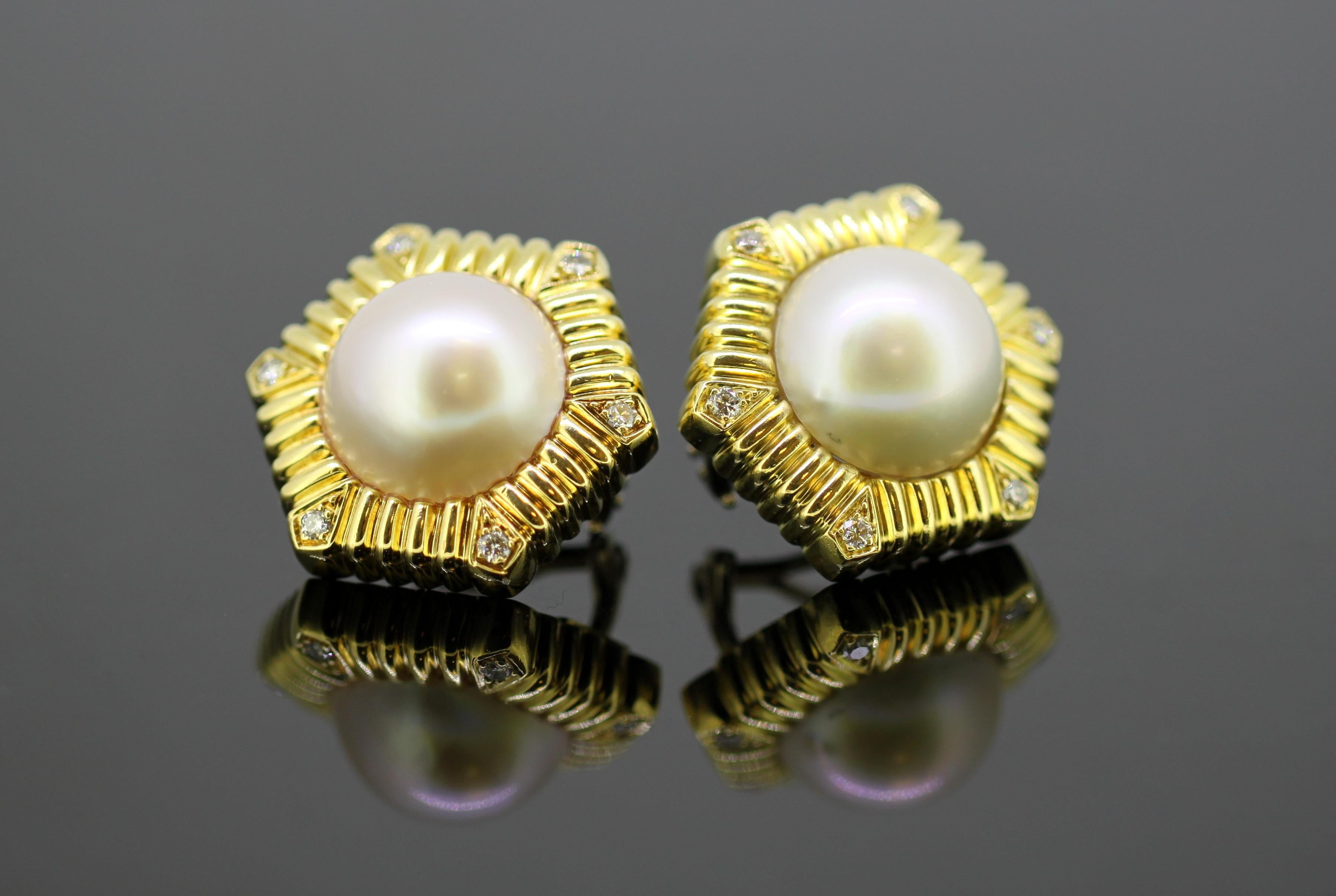 Bvcciari, 18 Karat Yellow Gold Ladies Clip-On Earrings with South Sea Pearls 3