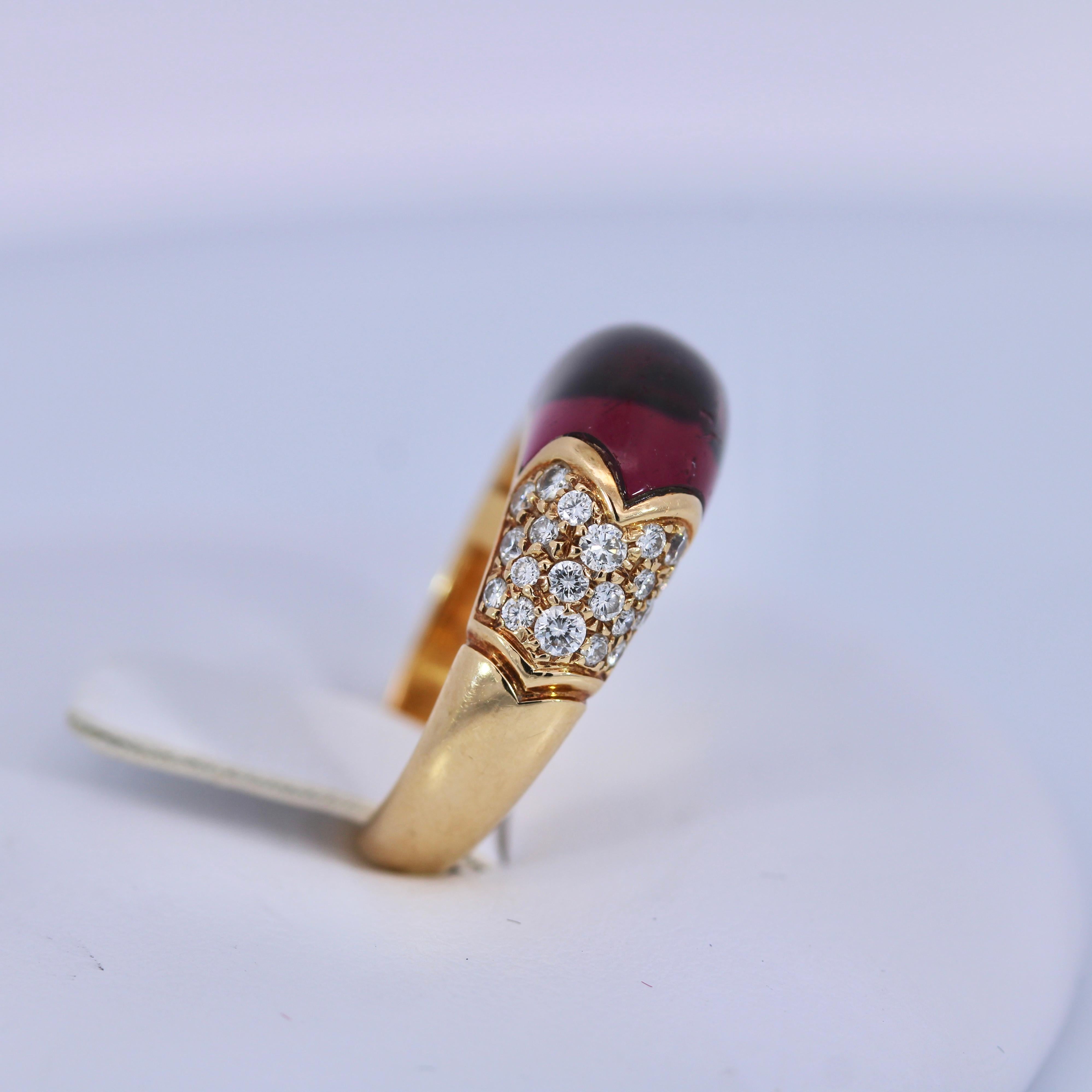 Bvgari Tronchetto 18K Yellow Gold With Diamonds Ring In Excellent Condition In Great Neck Plaza, NY