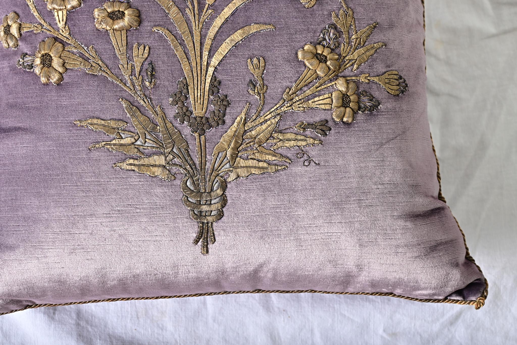 Brodé BVIZ Antique European Raised Gold Embroidery Pillow en vente