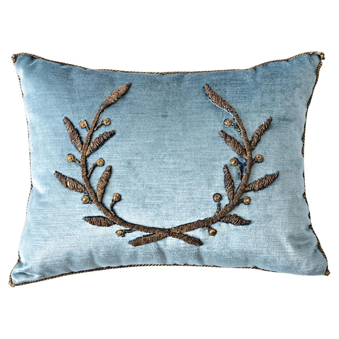 BVIZ Coussin brodé Empire antique en or