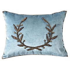 BVIZ Coussin brodé Empire antique en or