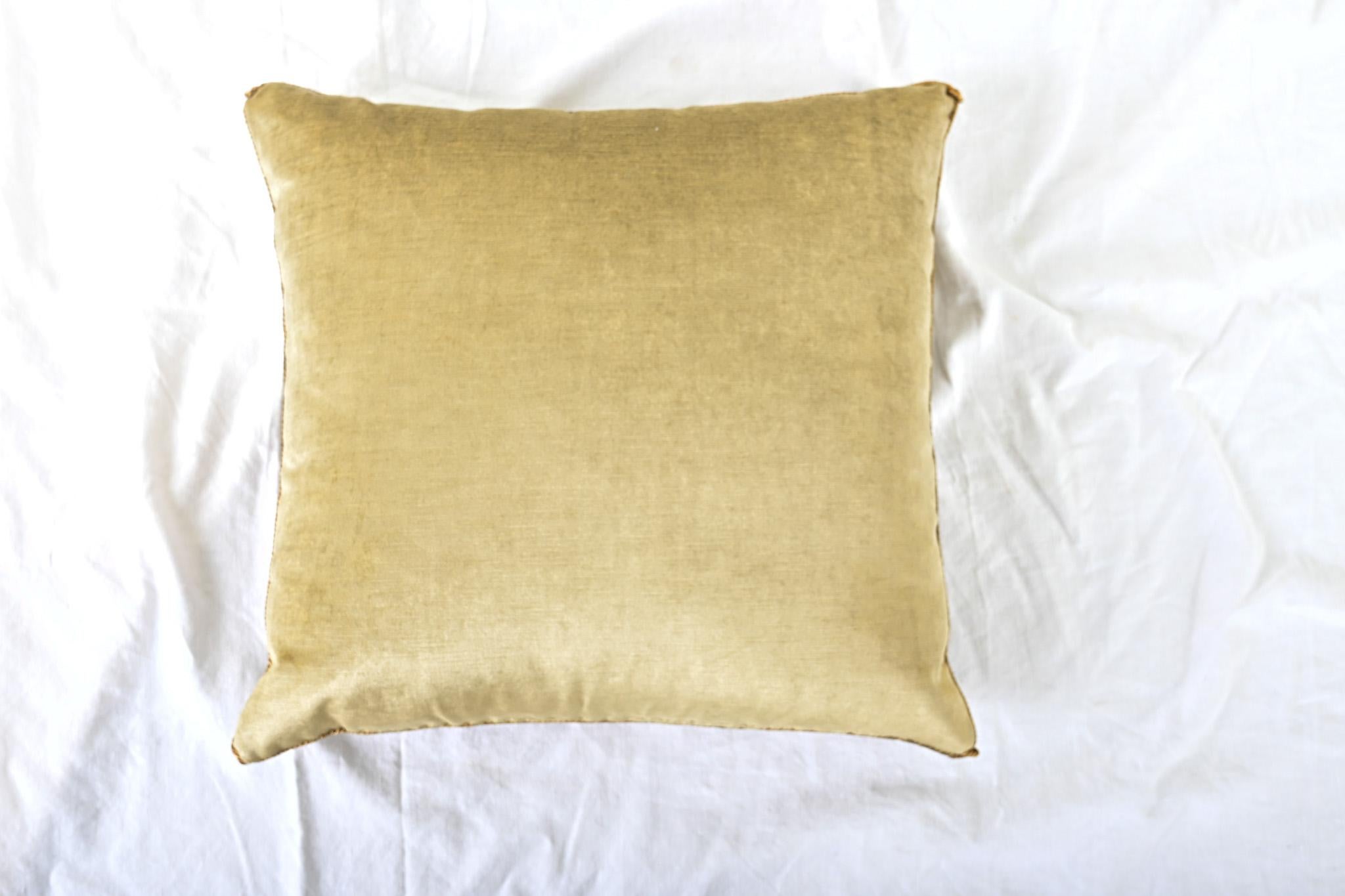 Coussin fragmenté de tapisserie ancienne BVIZ Bon état - En vente à Baton Rouge, LA