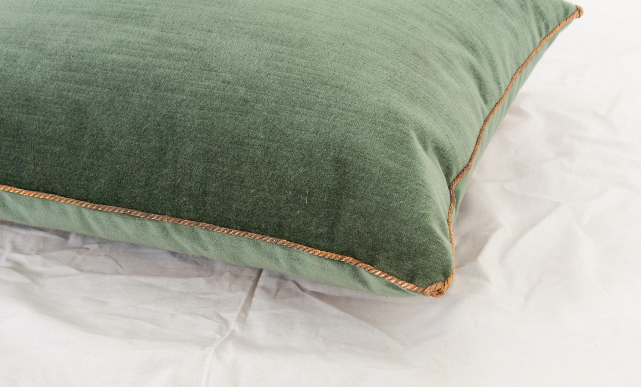 B.Viz Antique Textile Pillow In Good Condition In Baton Rouge, LA