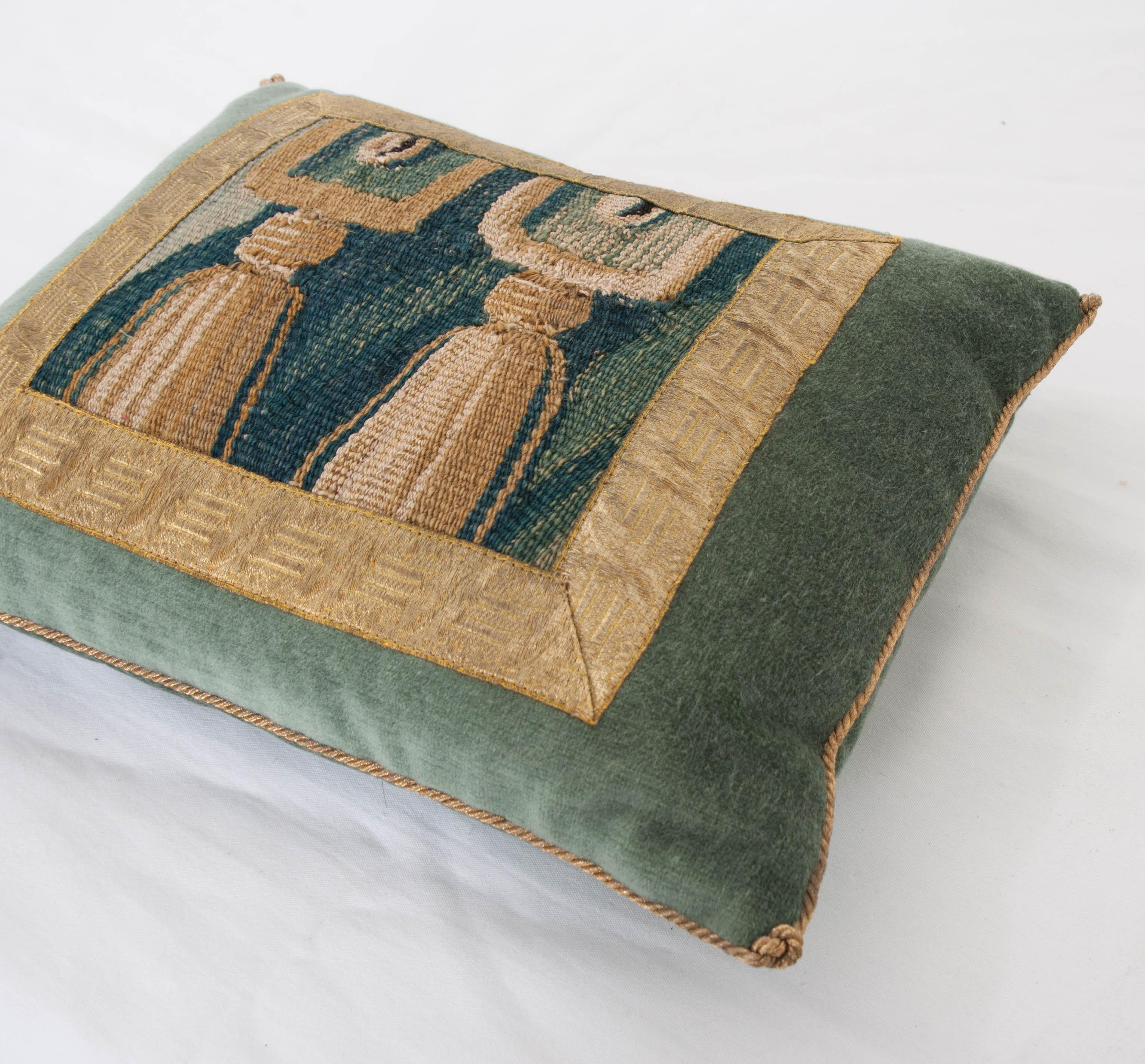 B.Viz Design Antique Tapestry Pillow In Good Condition In Baton Rouge, LA