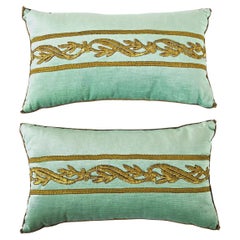 BVIZ Paire de coussins anciens Empire brodés d'or