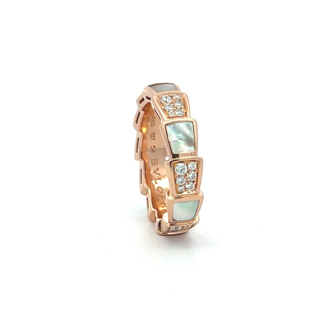 Bvlgari, bague Serpenti en or jaune 18 carats avec diamants ronds brillants de 0,41 carat en vente 5