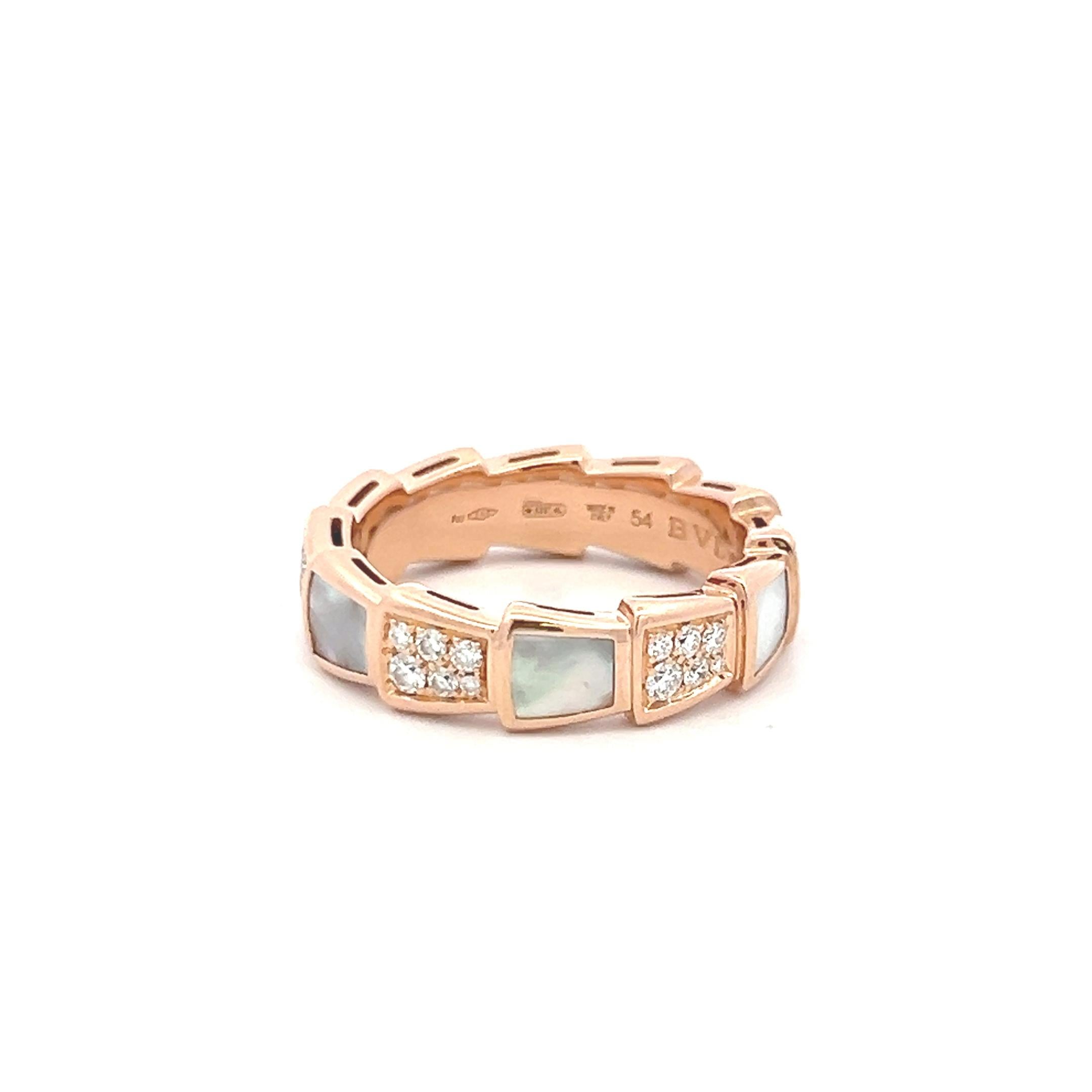 Bvlgari, bague Serpenti en or jaune 18 carats avec diamants ronds brillants de 0,41 carat Pour femmes en vente