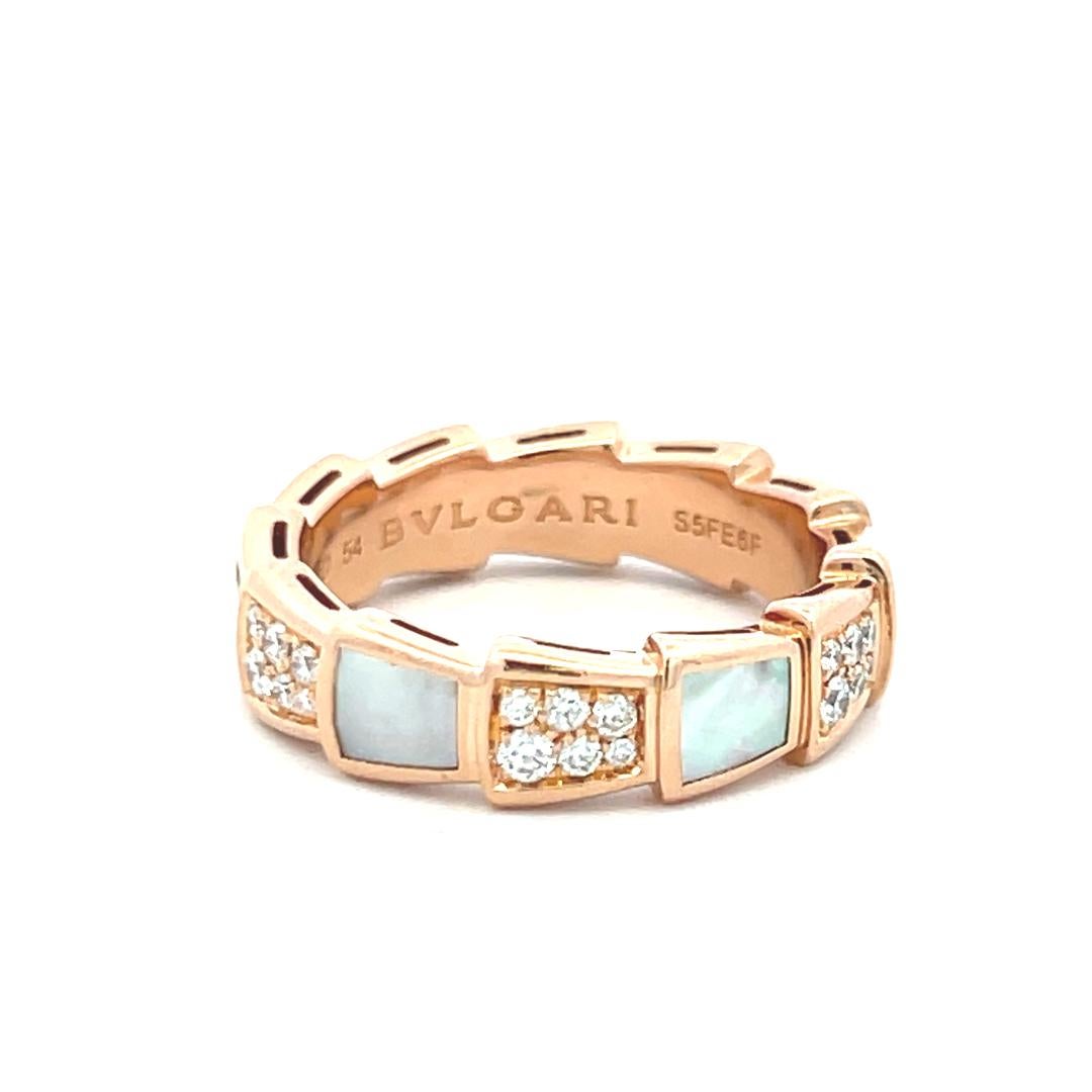 Bvlgari, bague Serpenti en or jaune 18 carats avec diamants ronds brillants de 0,41 carat en vente 2