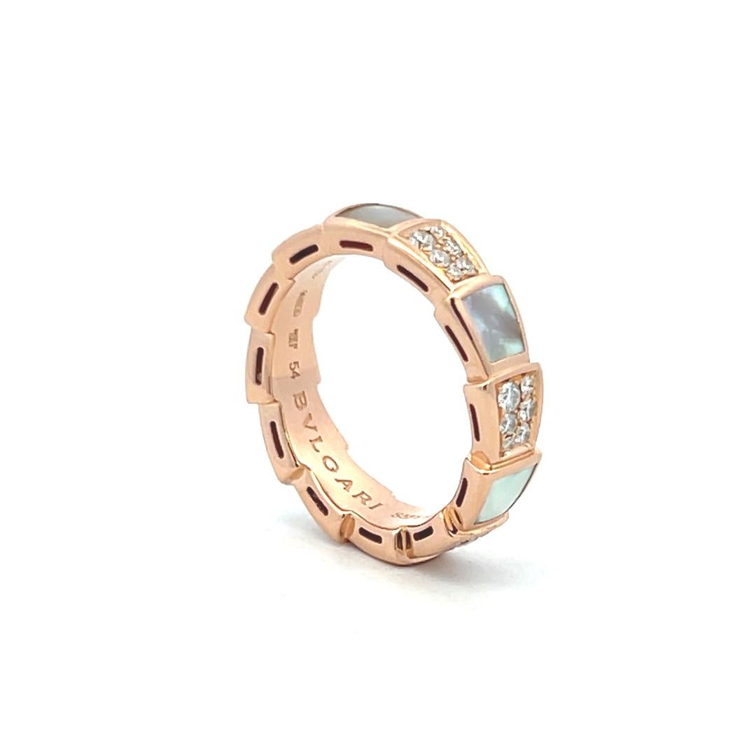 Bvlgari, bague Serpenti en or jaune 18 carats avec diamants ronds brillants de 0,41 carat en vente 4