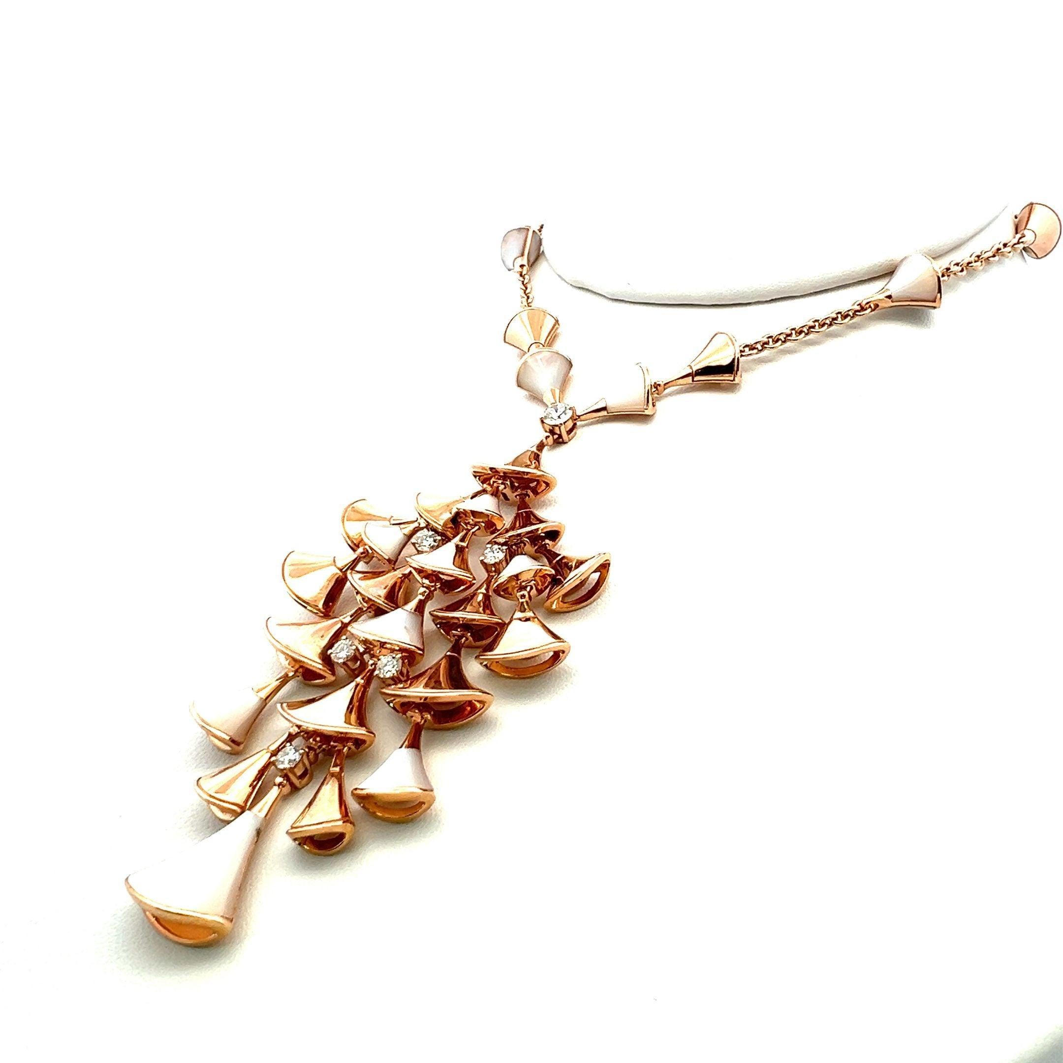 Diseñador:
BVLGARI


Título:
Bvlgari Collar Colgante Oro Rosa 18 Kilates 0,75 Quilates Diamante Redondo Brillante F VS1


Estilo:
Colgante


Metal:
oro rosa de 18 quilates


Gema 1:
Diamante de 0,75 quilates


Número de
