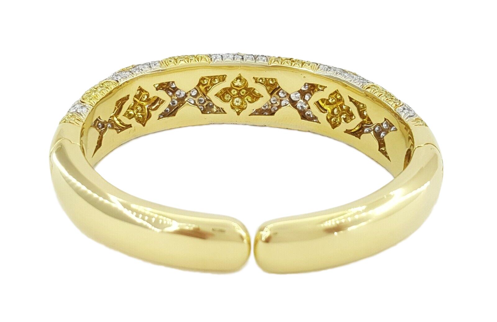 Bvlgari Bracelet manchette en or jaune 18 carats avec diamants jaunes et blancs fantaisie de 10 carats Excellent état - En vente à Rome, IT