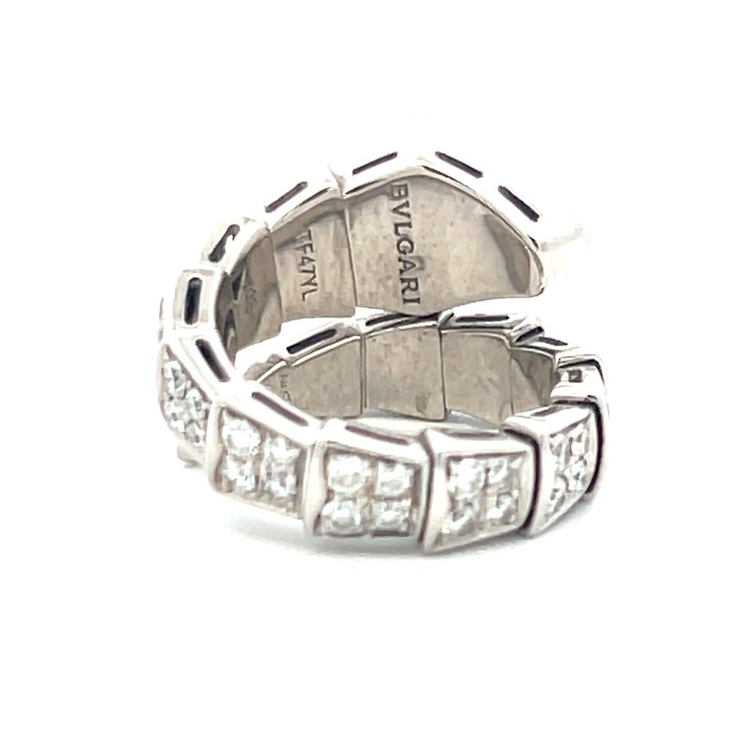 Bvlgari 1.58 Carat Round Brilliant Diamond 18 Karat White Gold Serpenti Ring For Sale 3