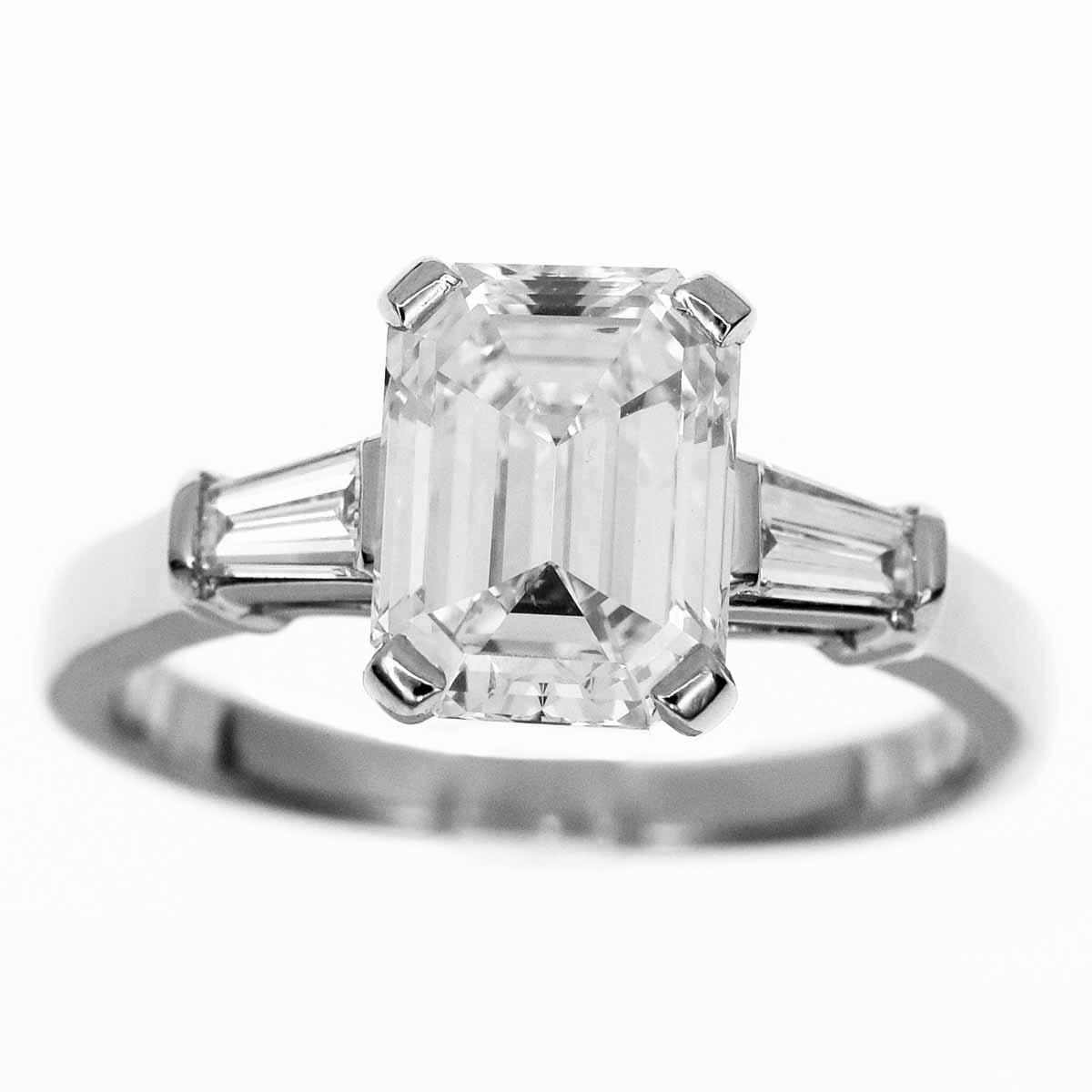 Brand:BVLGARI
Name:Griffe Ring
Ref.:331649
Material:1P diamond (1.61ct E-VS1), side diamond, PT950 platinum
Weight:4.1g（Approx)
Ring size:British & Australian:H 1/2  /   US & Canada:4 1/4 /  French & Russian:47 /  German:15 /  Japanese: 7  /Swiss: