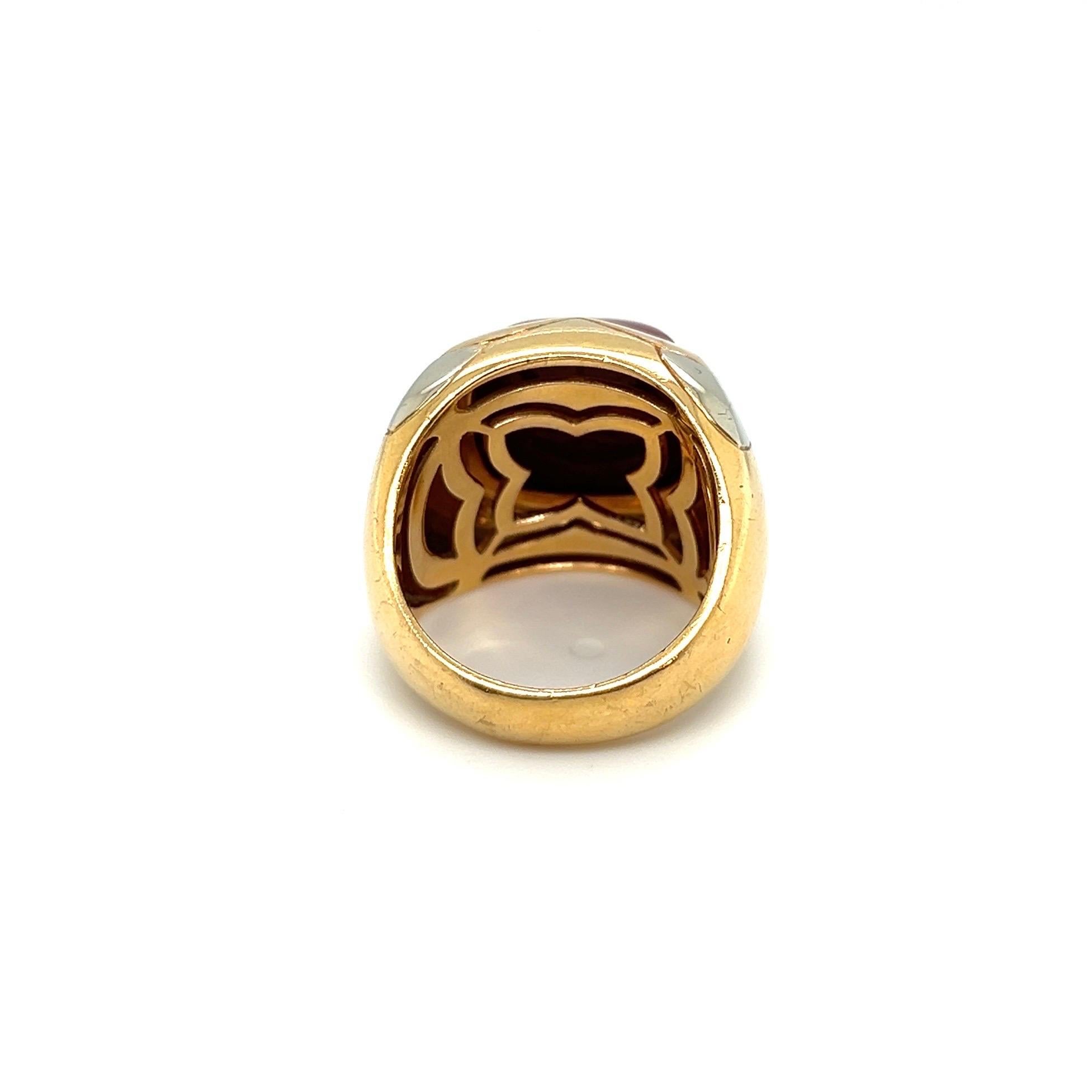 Bvlgari Cocktailring aus 18 Karat Gold und Jaspis- Pyramiden (Moderne) im Angebot