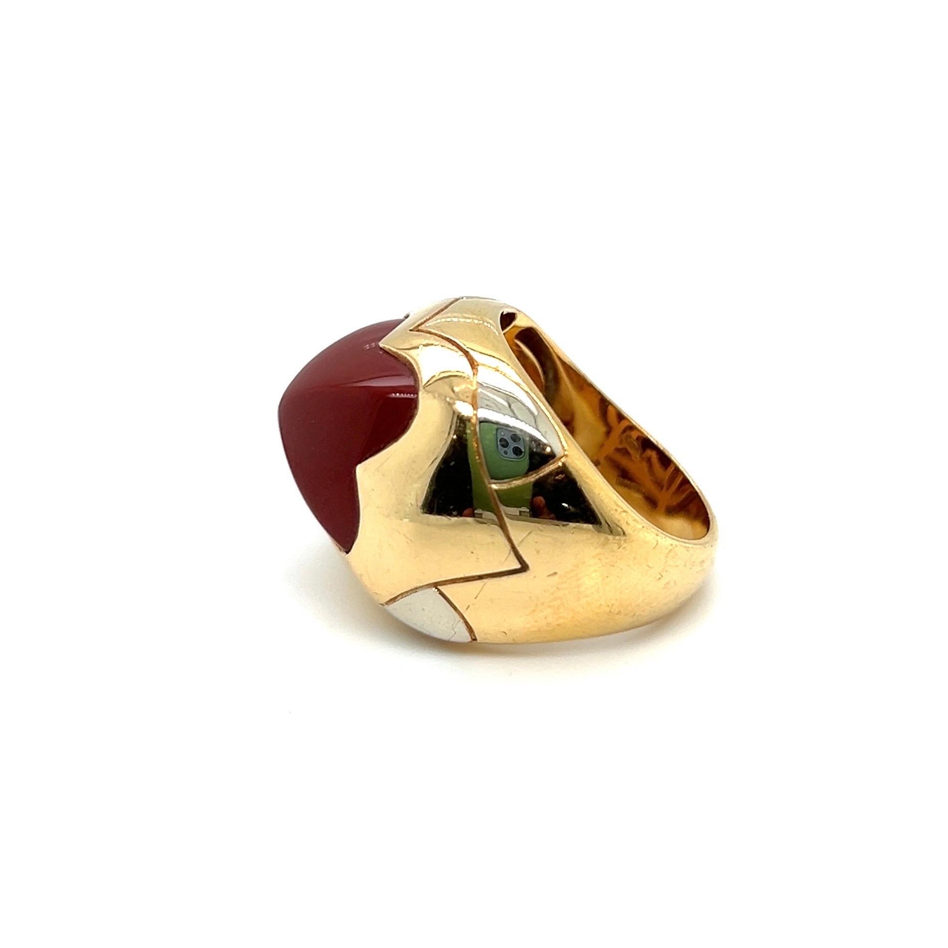 Bvlgari Cocktailring aus 18 Karat Gold und Jaspis- Pyramiden (Kegel-Cabochon) im Angebot