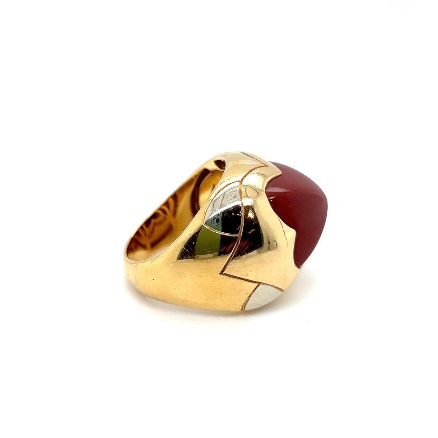 Bvlgari Cocktailring aus 18 Karat Gold und Jaspis- Pyramiden im Zustand „Gut“ im Angebot in Zurich, CH
