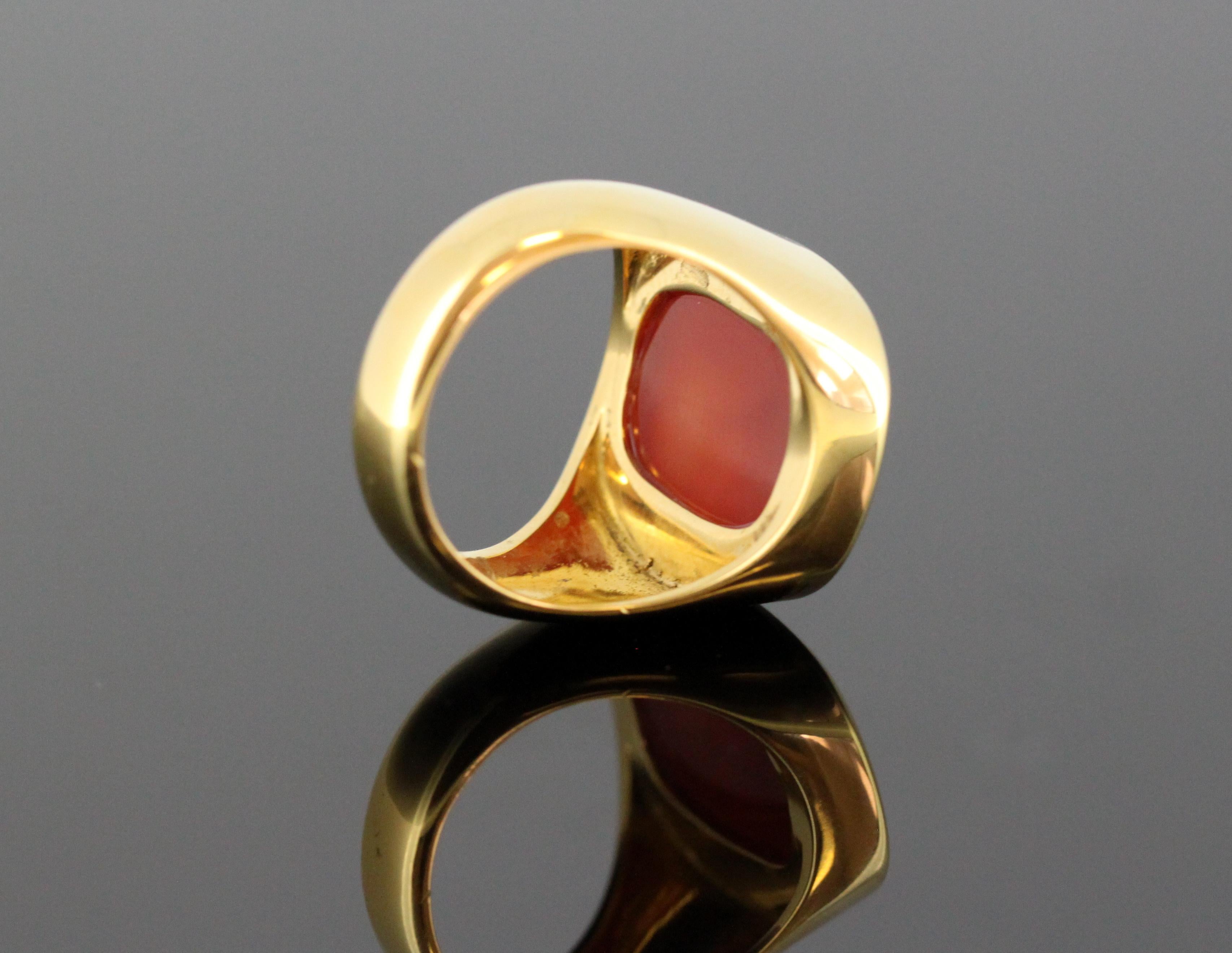 Bvlgari – 18 Karat Gold Carnelian Seal Ring, Made in Italy, circa 1980s 7