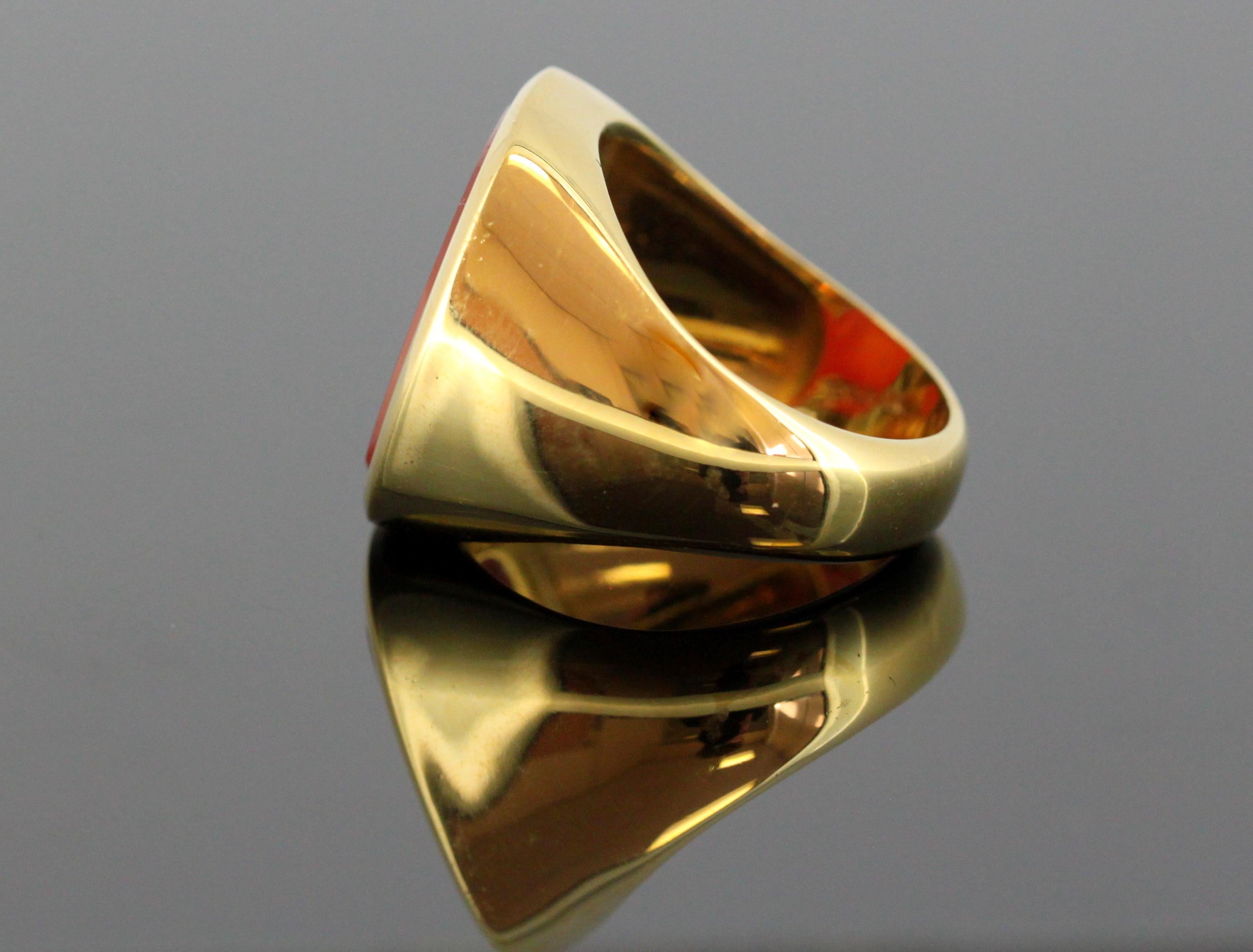 Bvlgari – 18 Karat Gold Carnelian Seal Ring, Made in Italy, circa 1980s 1