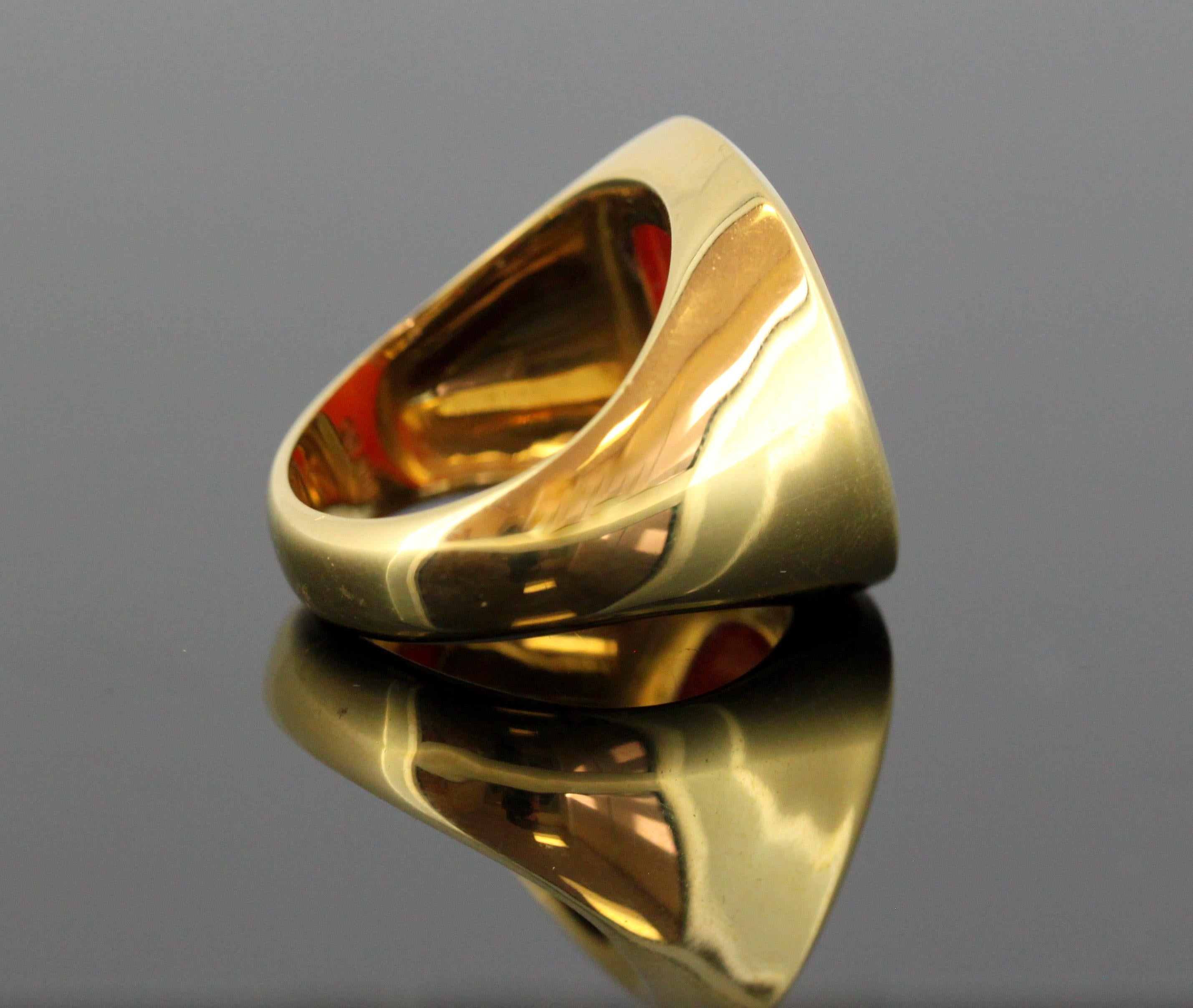 Bvlgari – 18 Karat Gold Carnelian Seal Ring, Made in Italy, circa 1980s 3