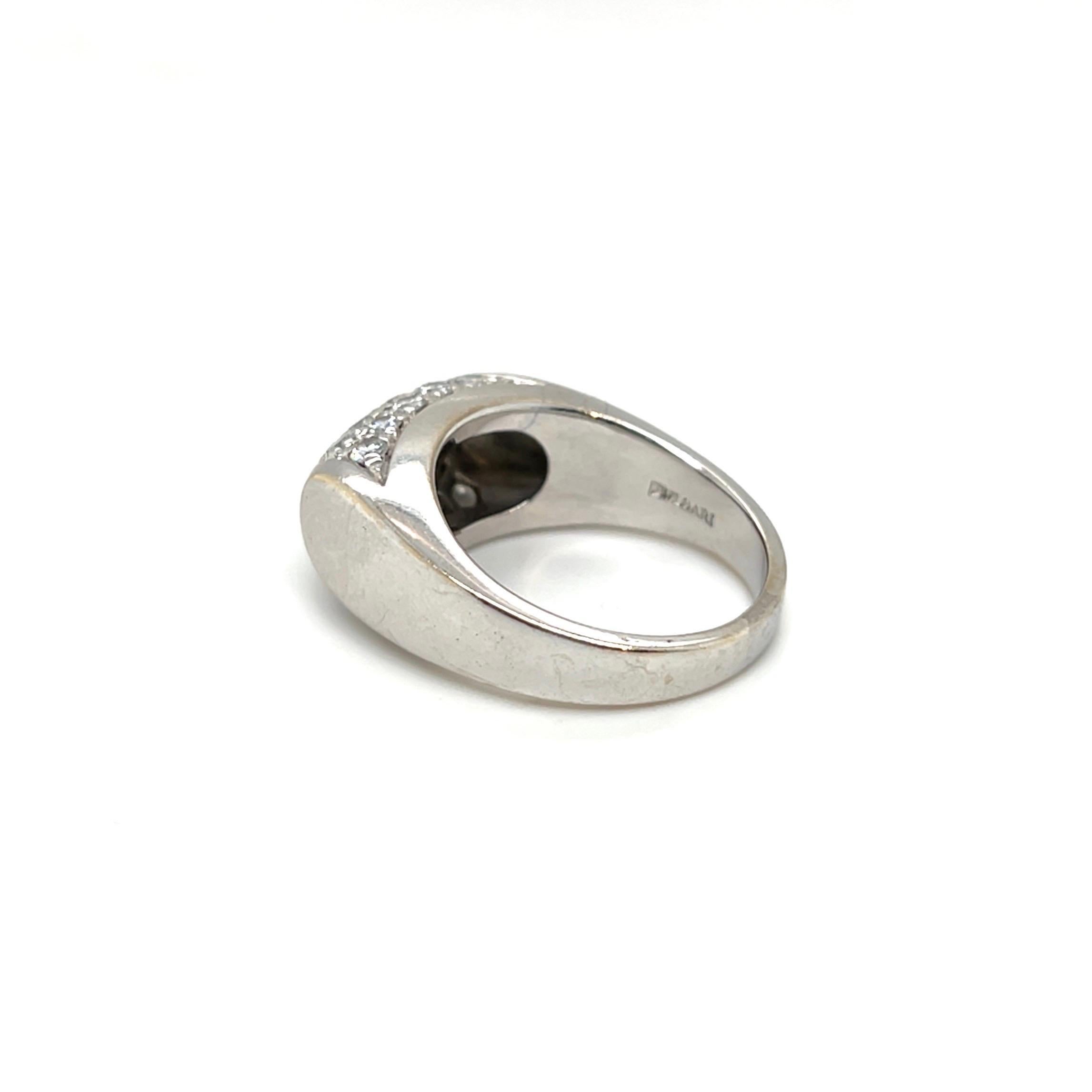 Bvlgari 18 Karat White Gold and Diamond Tronchetto Ring In Good Condition In Zurich, CH