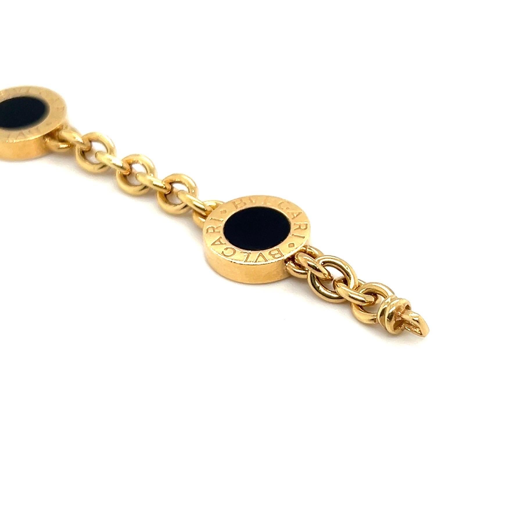 Bvlgari 18 Karat Yellow Gold and Onyx Bracelet In Good Condition In Zurich, CH
