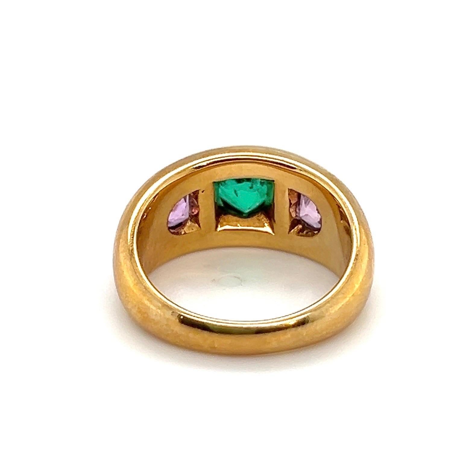 Bvlgari 18 Karat Yellow Gold Emerald and Pink Sapphire Band Ring In Good Condition In Zurich, CH