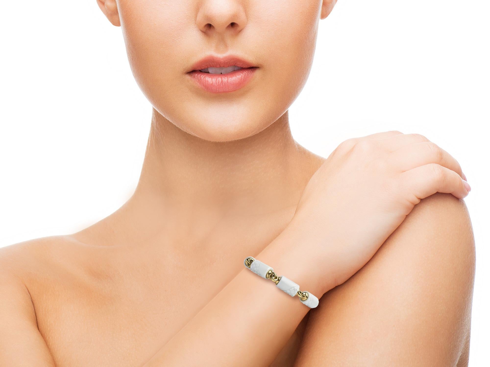 Bvlgari Chandra Armband mit Porzellan und 18 Karat Gelbgold. 